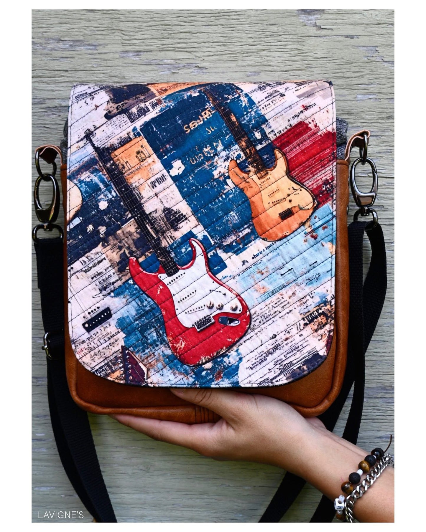 Grunge electric guitar round 27 retail