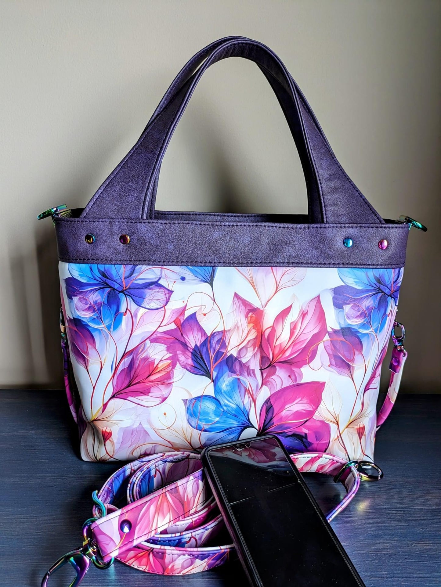 Delicate round 23 retail