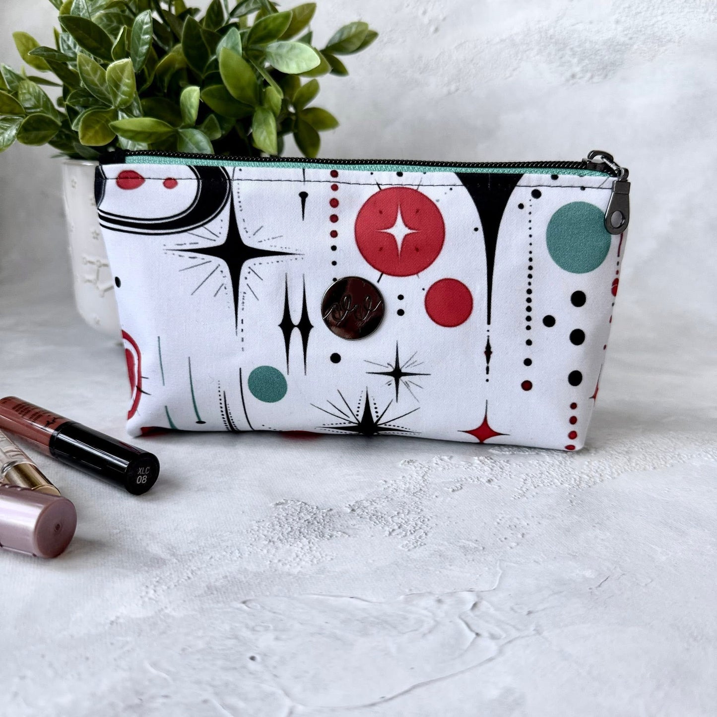 Retro shapes round 28 retail