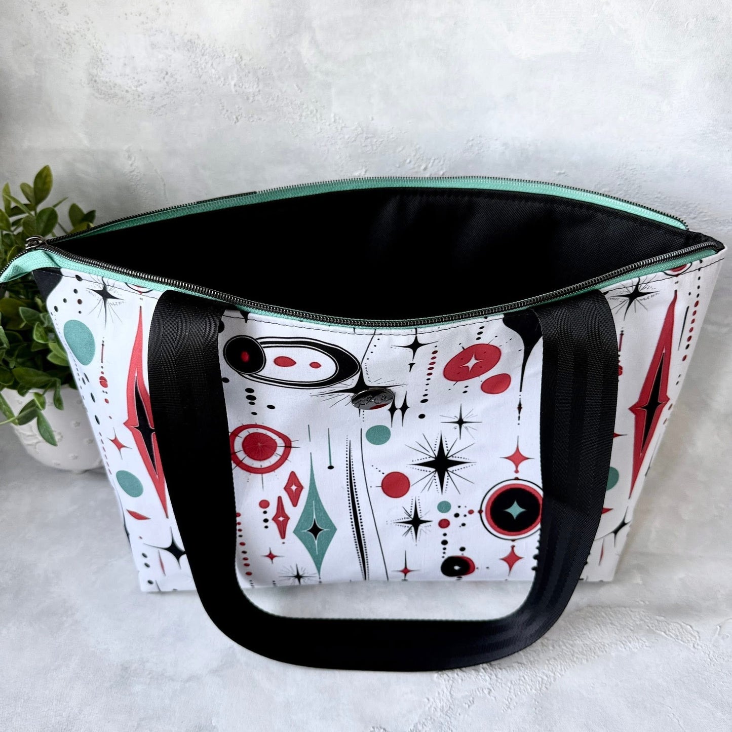 Retro shapes round 28 retail