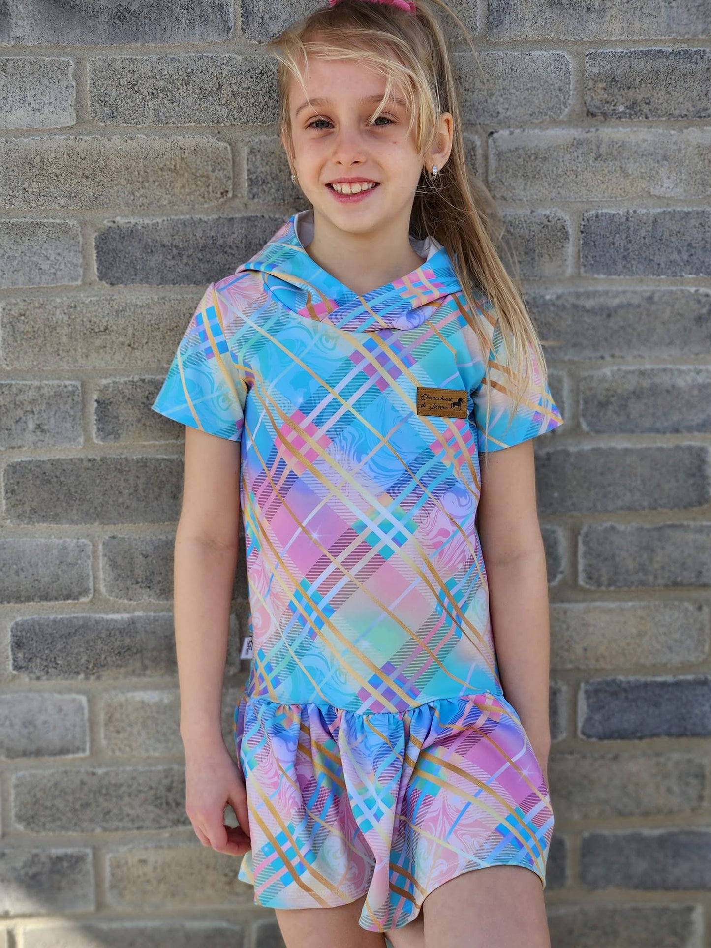 Rainbow plaid round 25 retail
