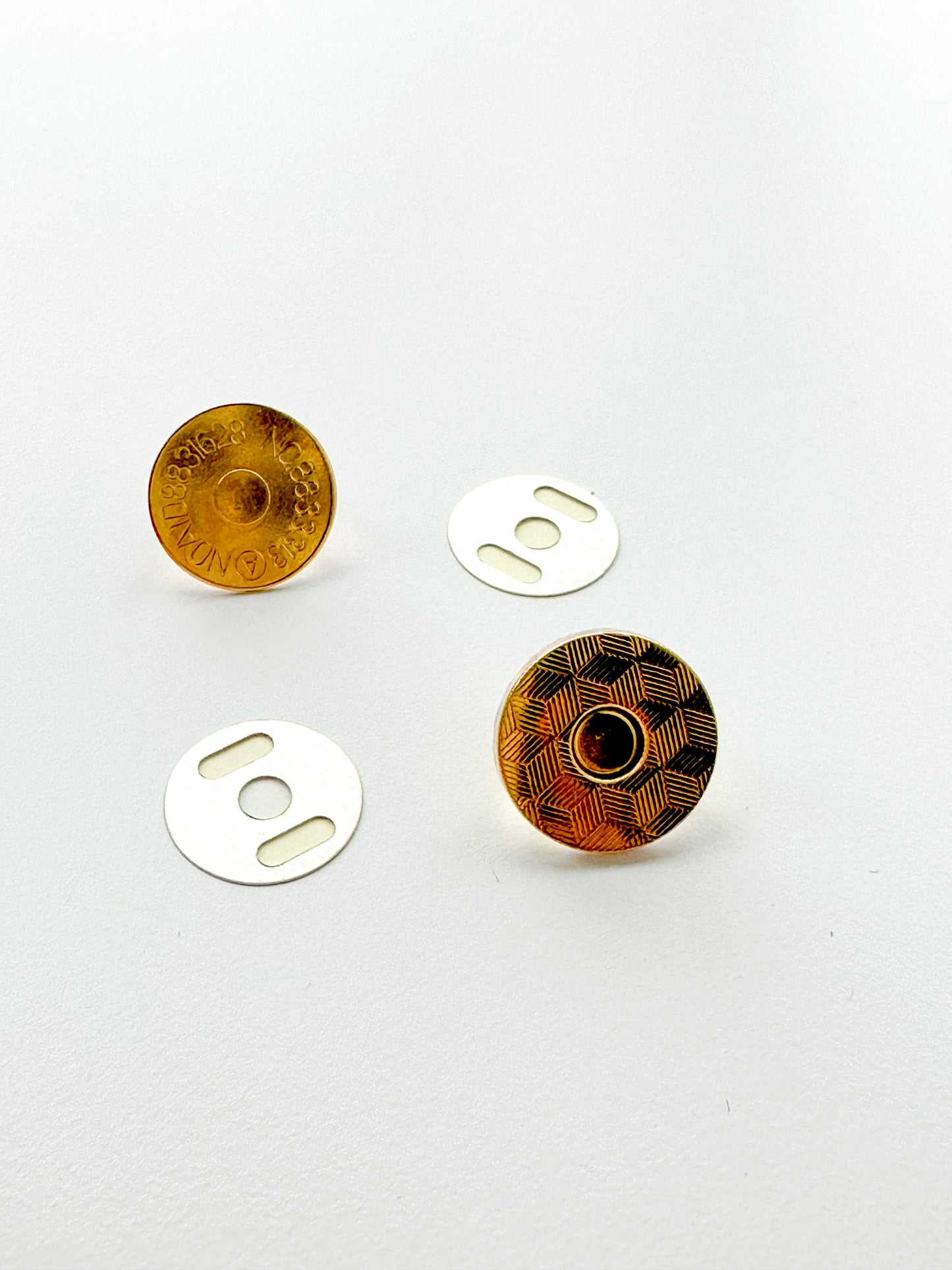 Magnetic snap sets