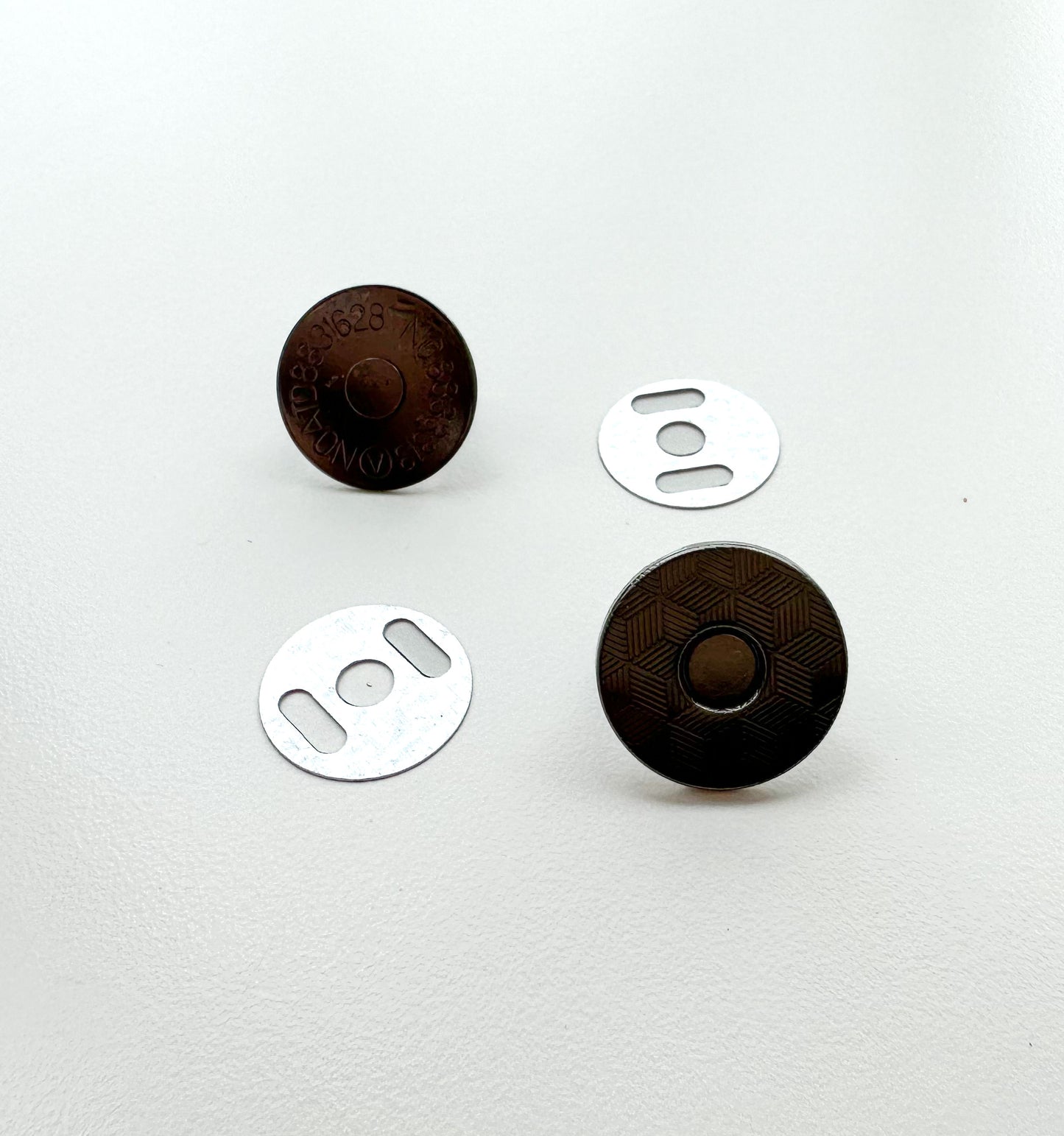 Magnetic snap sets