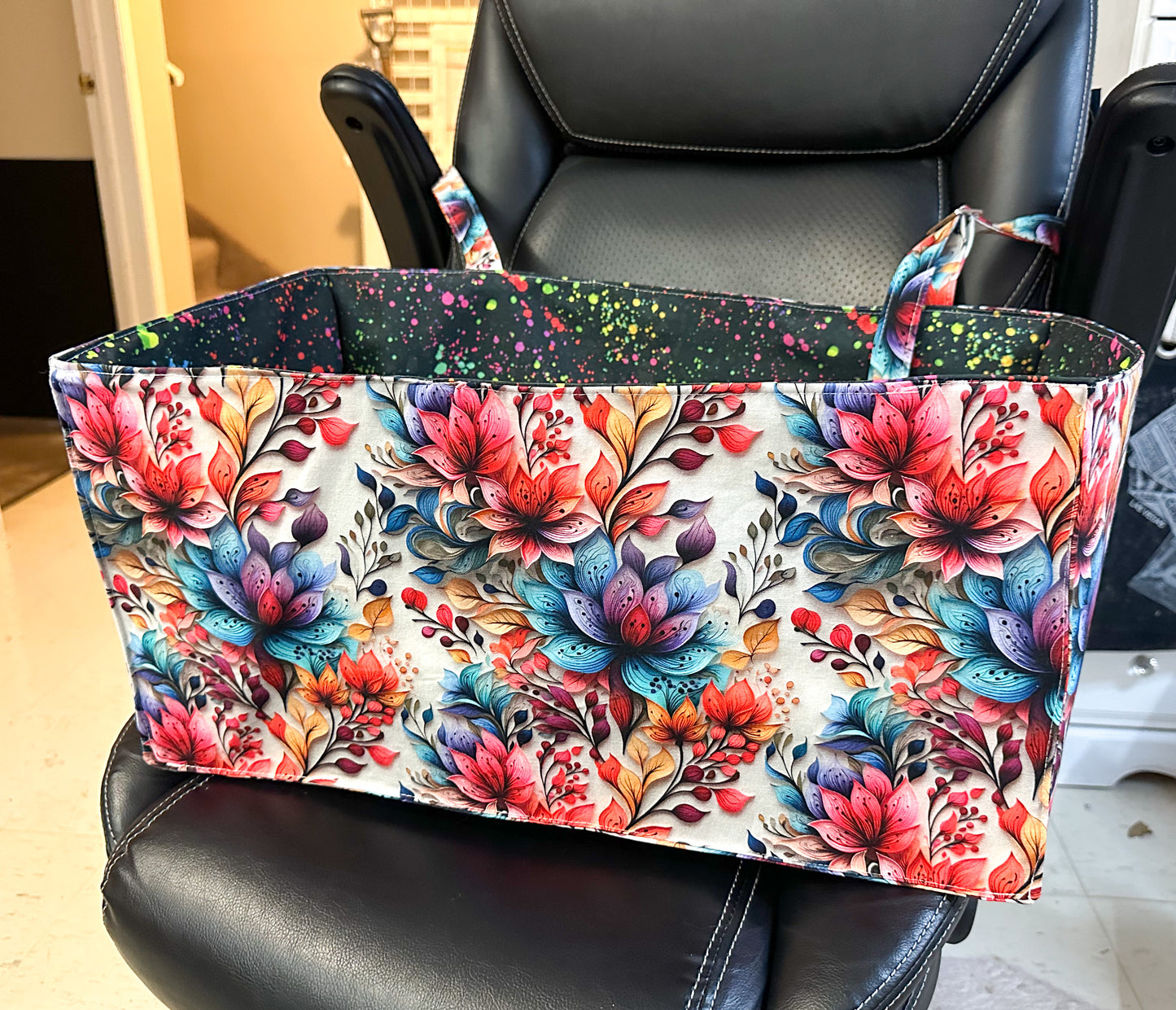 Colourful floral round 23 retail