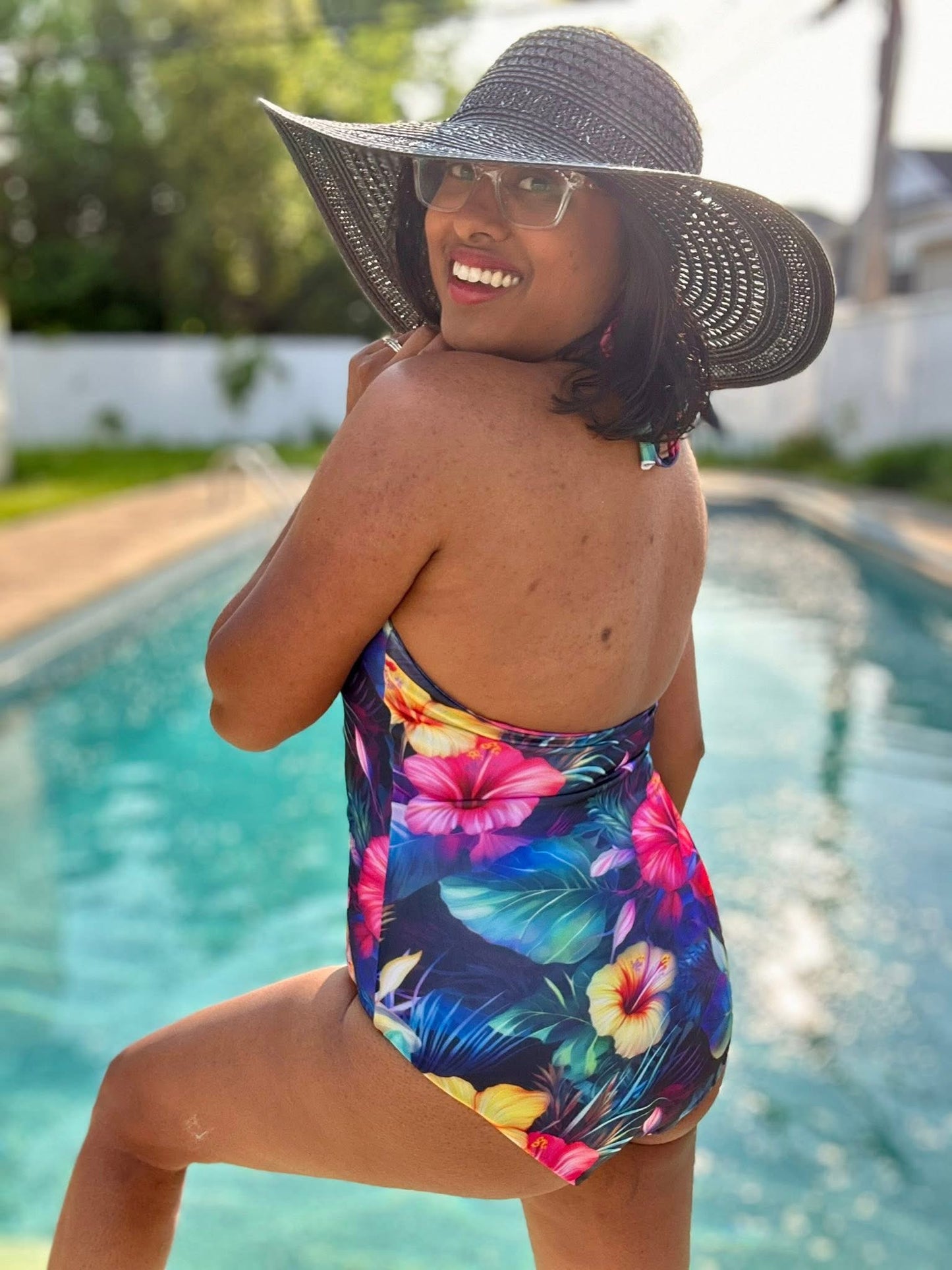 Hibiscus round 27 retail