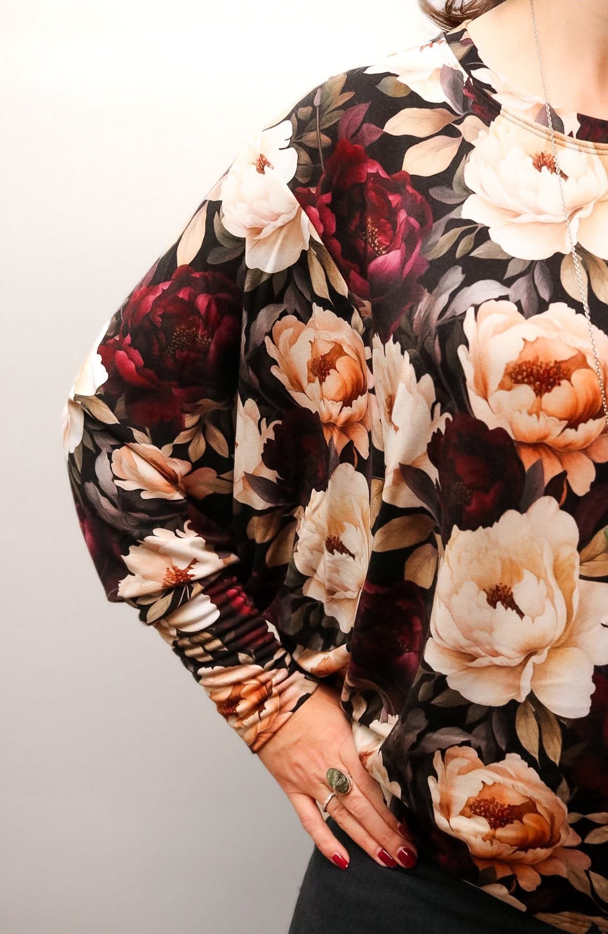 Burgundy peonies preorder round 31