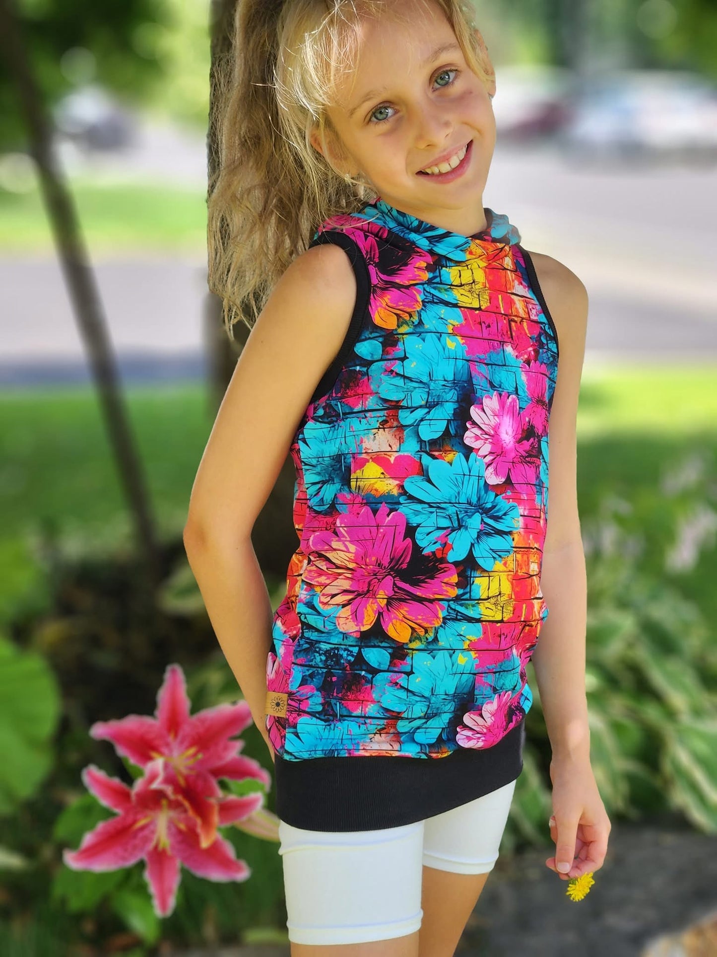Floral graffiti round 28 retail