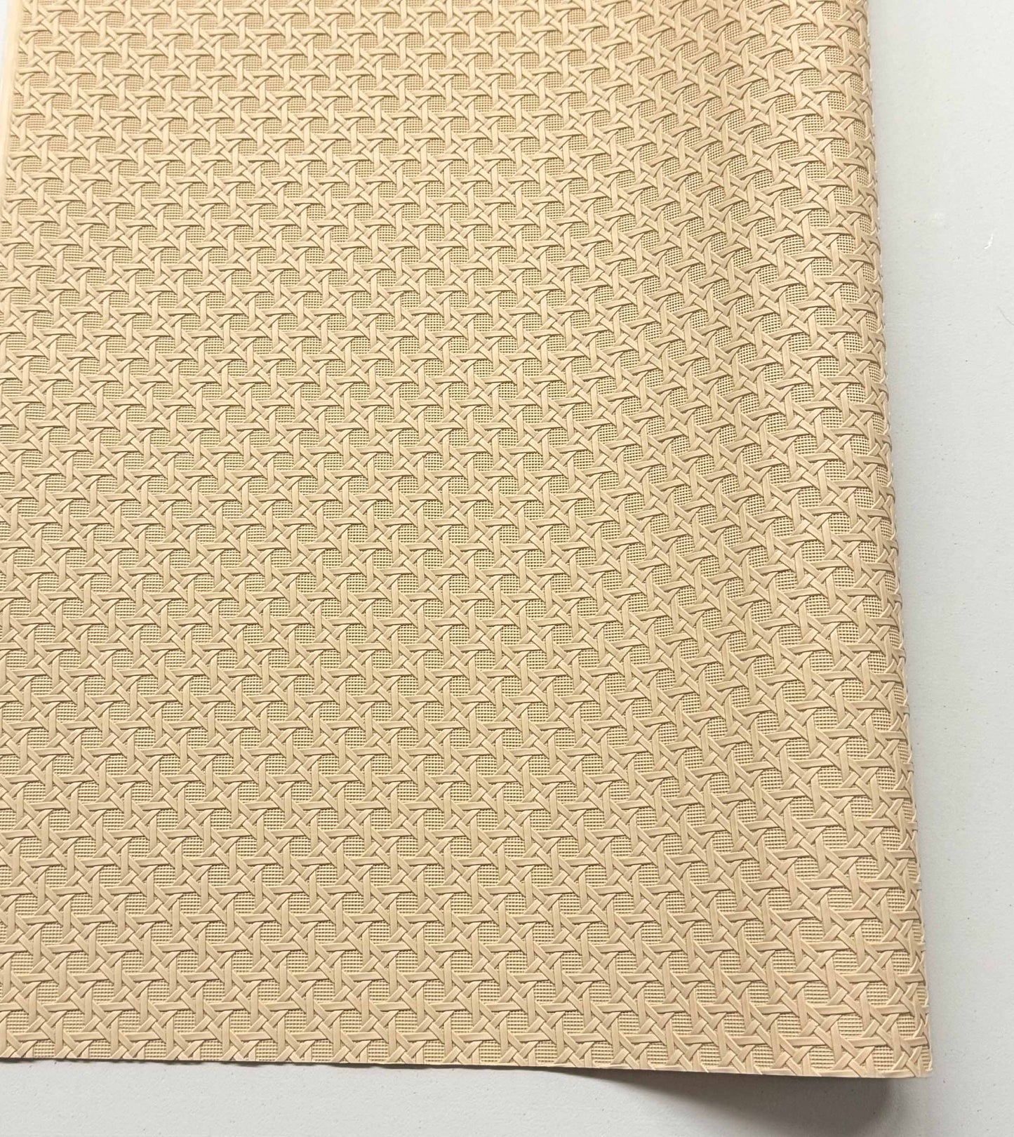 Lattice knot vinyl