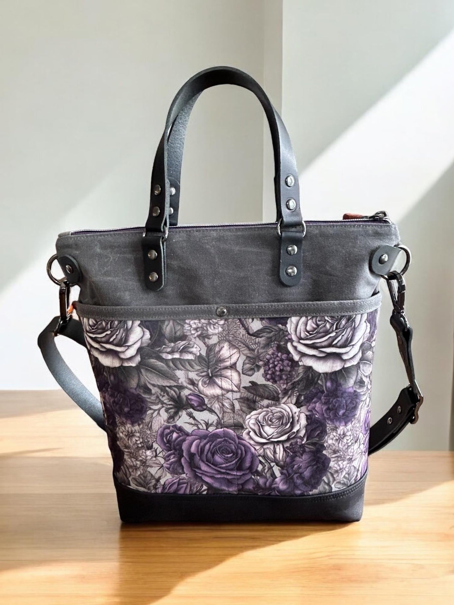 Violet roses preorder round 30.5