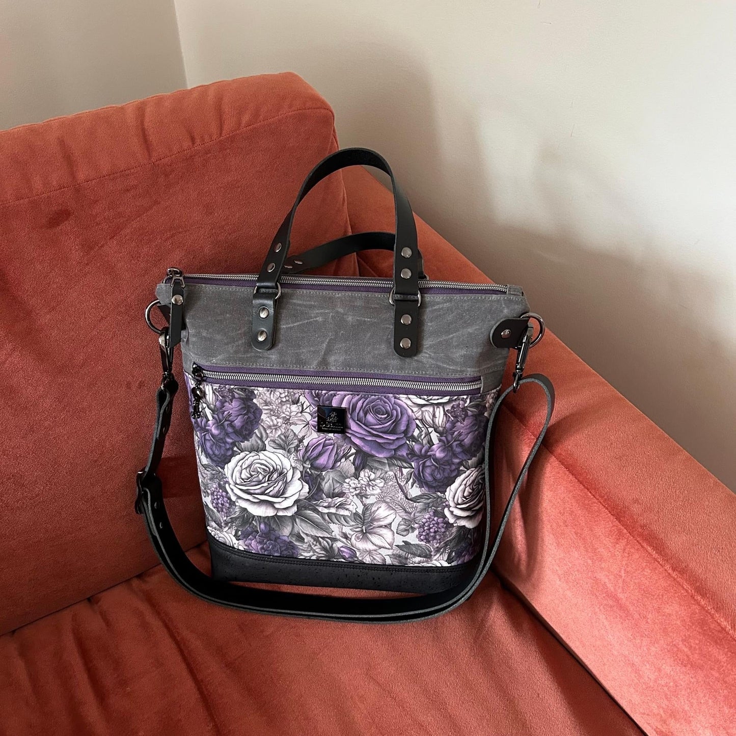 Violet roses preorder round 30.5
