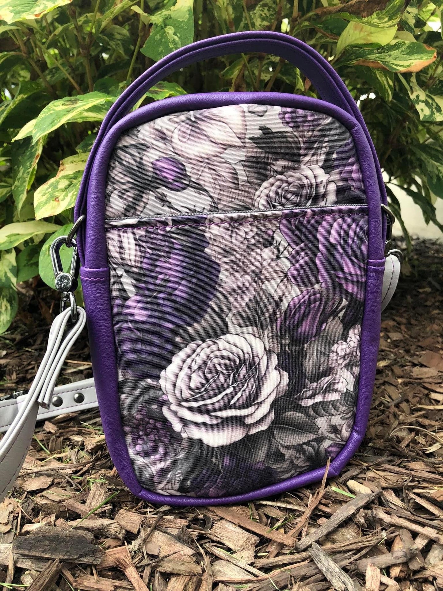Violet roses preorder round 30.5