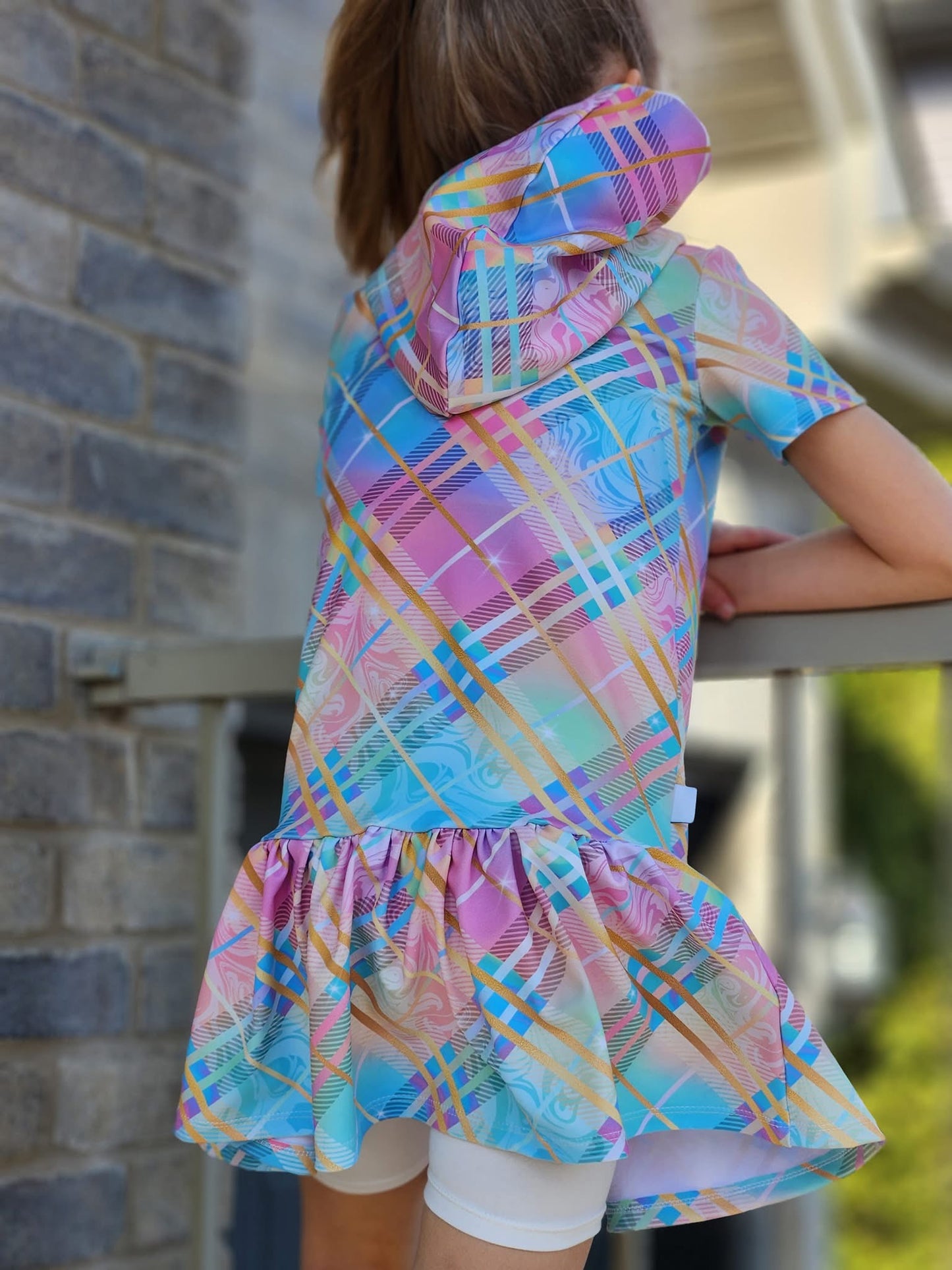 Rainbow plaid round 25 retail