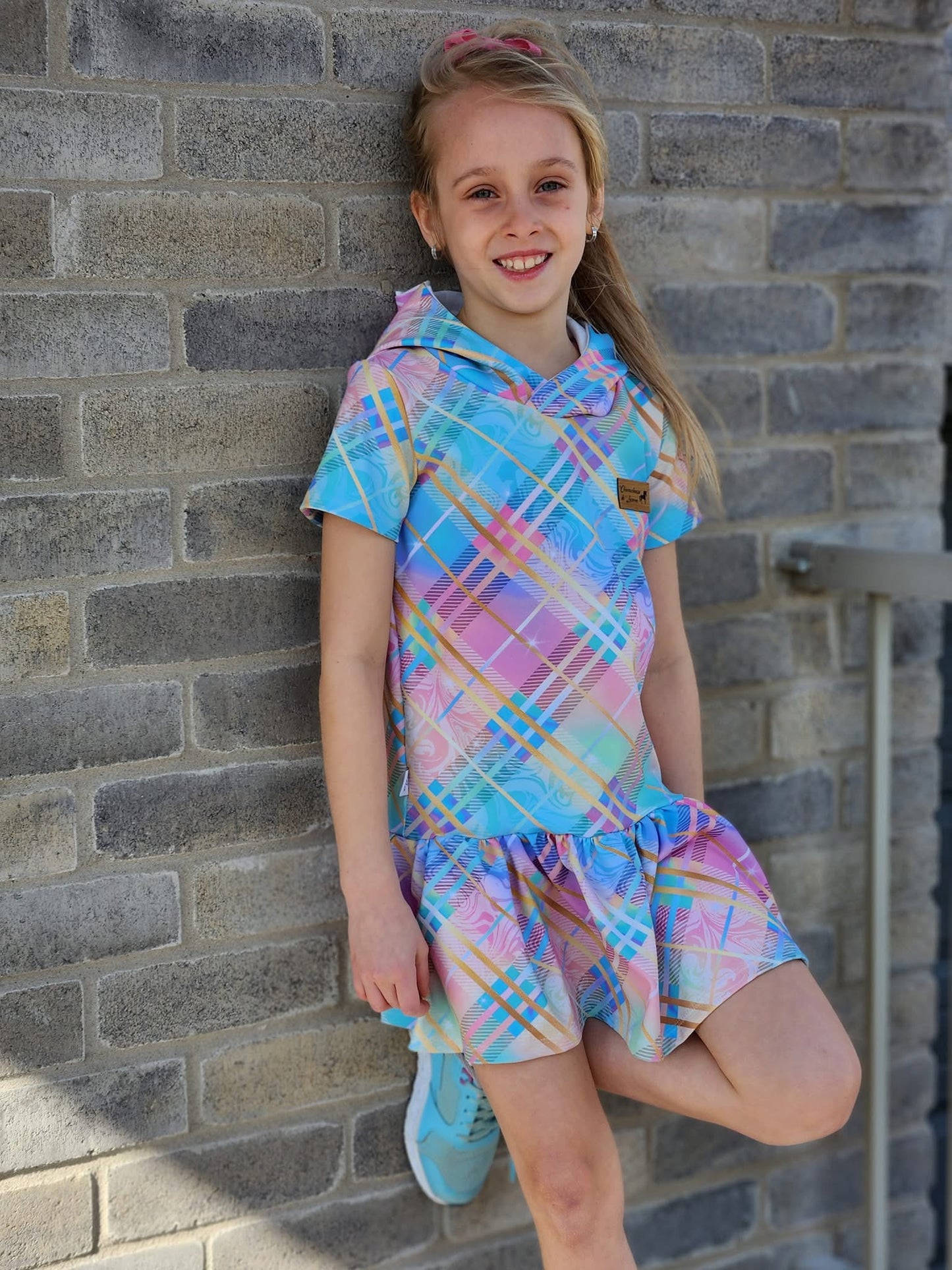 Rainbow plaid round 25 retail