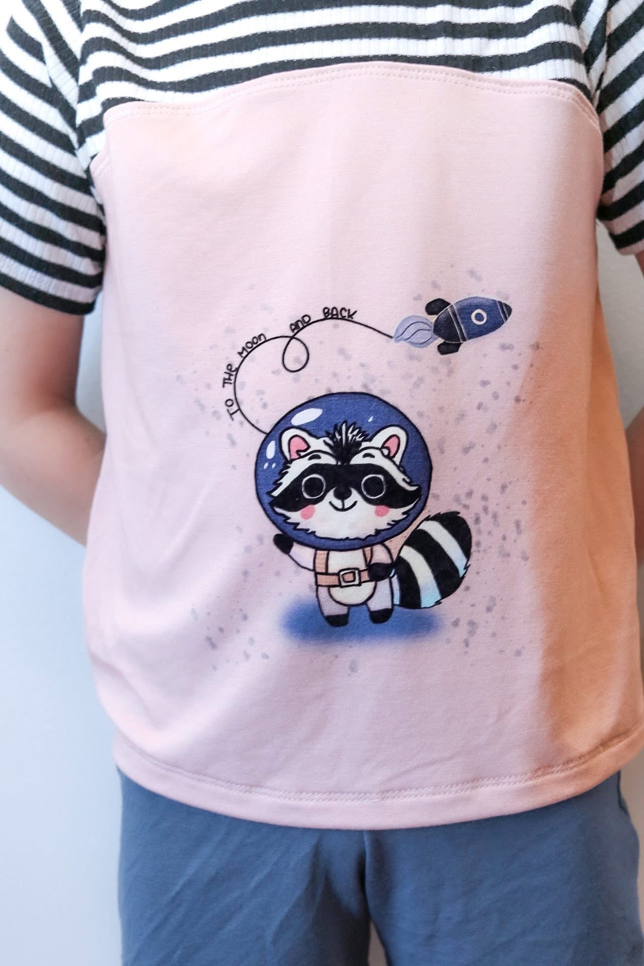 Space raccoon panel round 25 retail