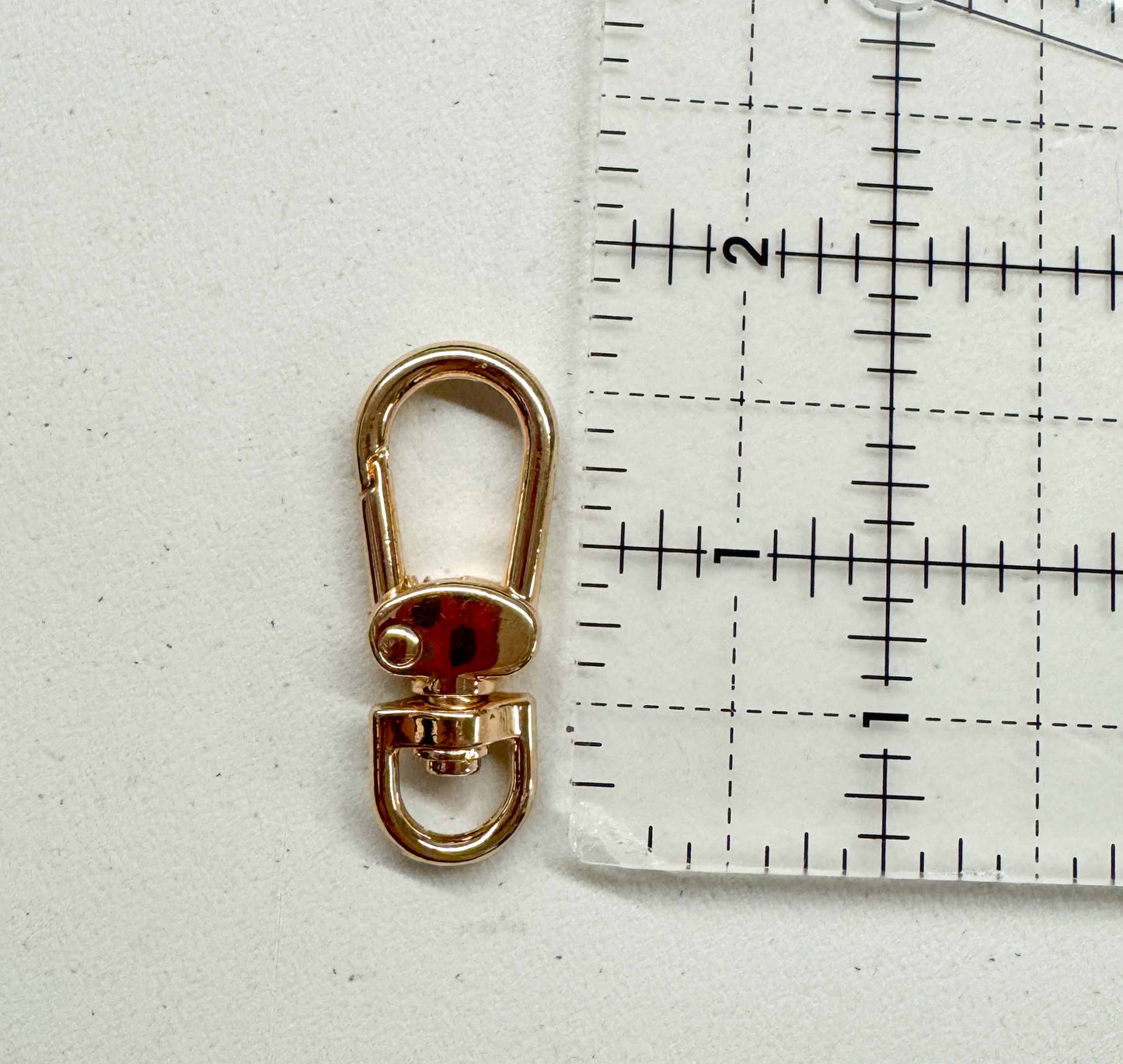 Swivel snap hook size: 1/4” (6mm)