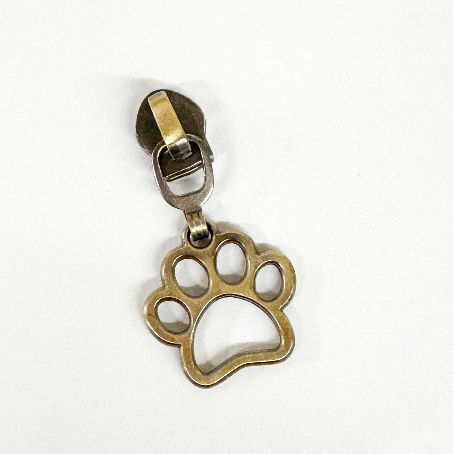 Paw print pull