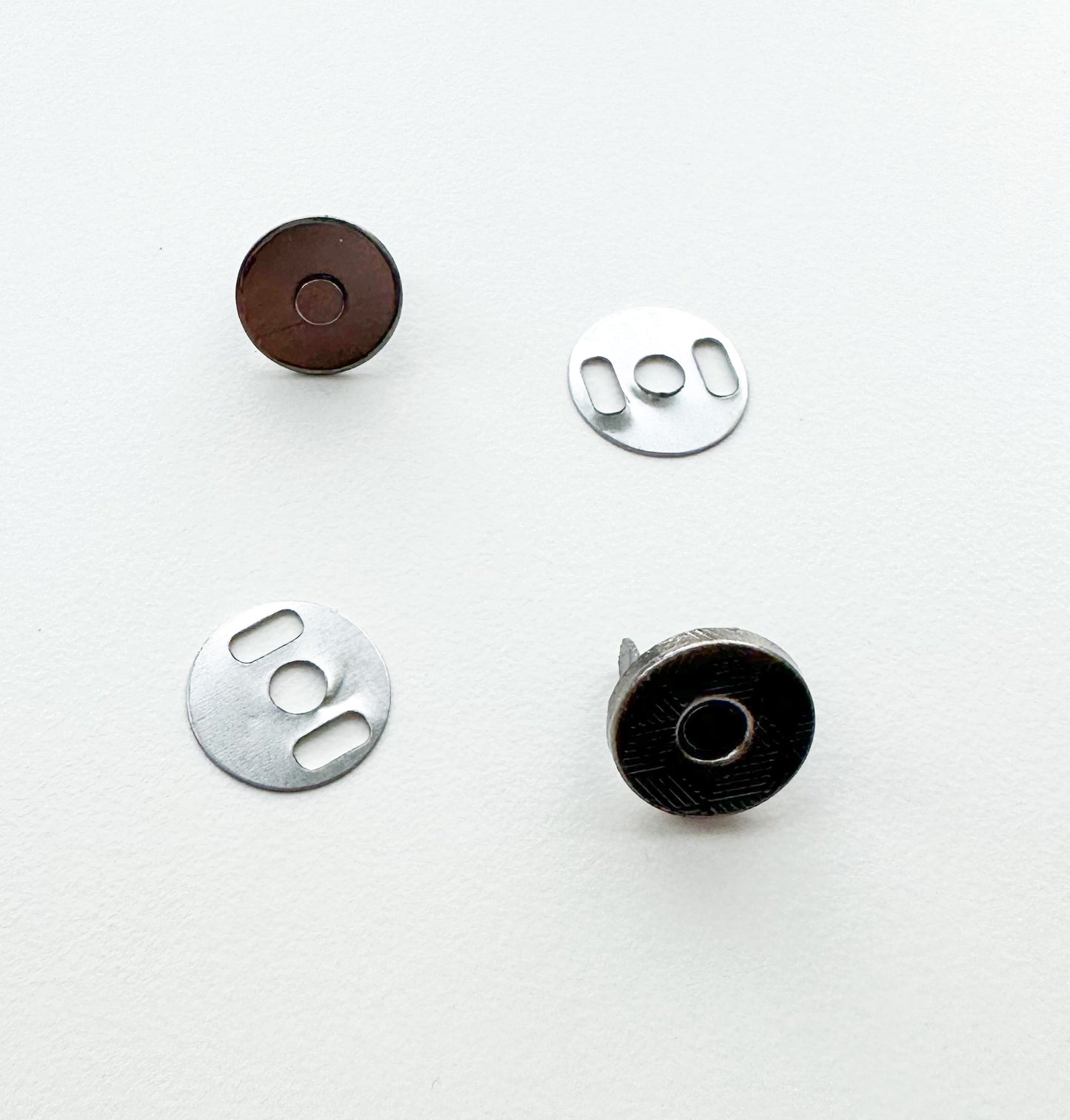Magnetic snap sets