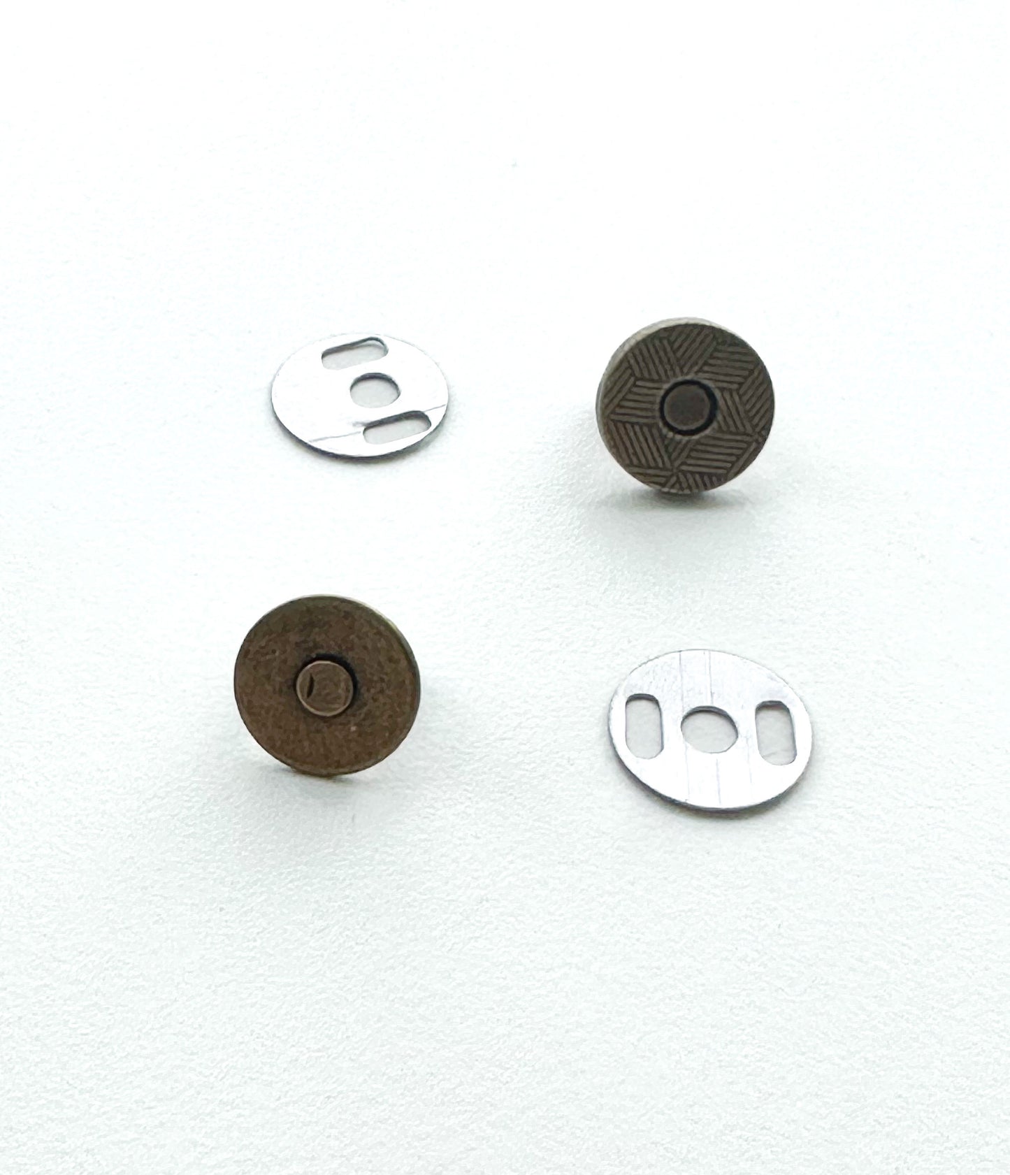 Magnetic snap sets