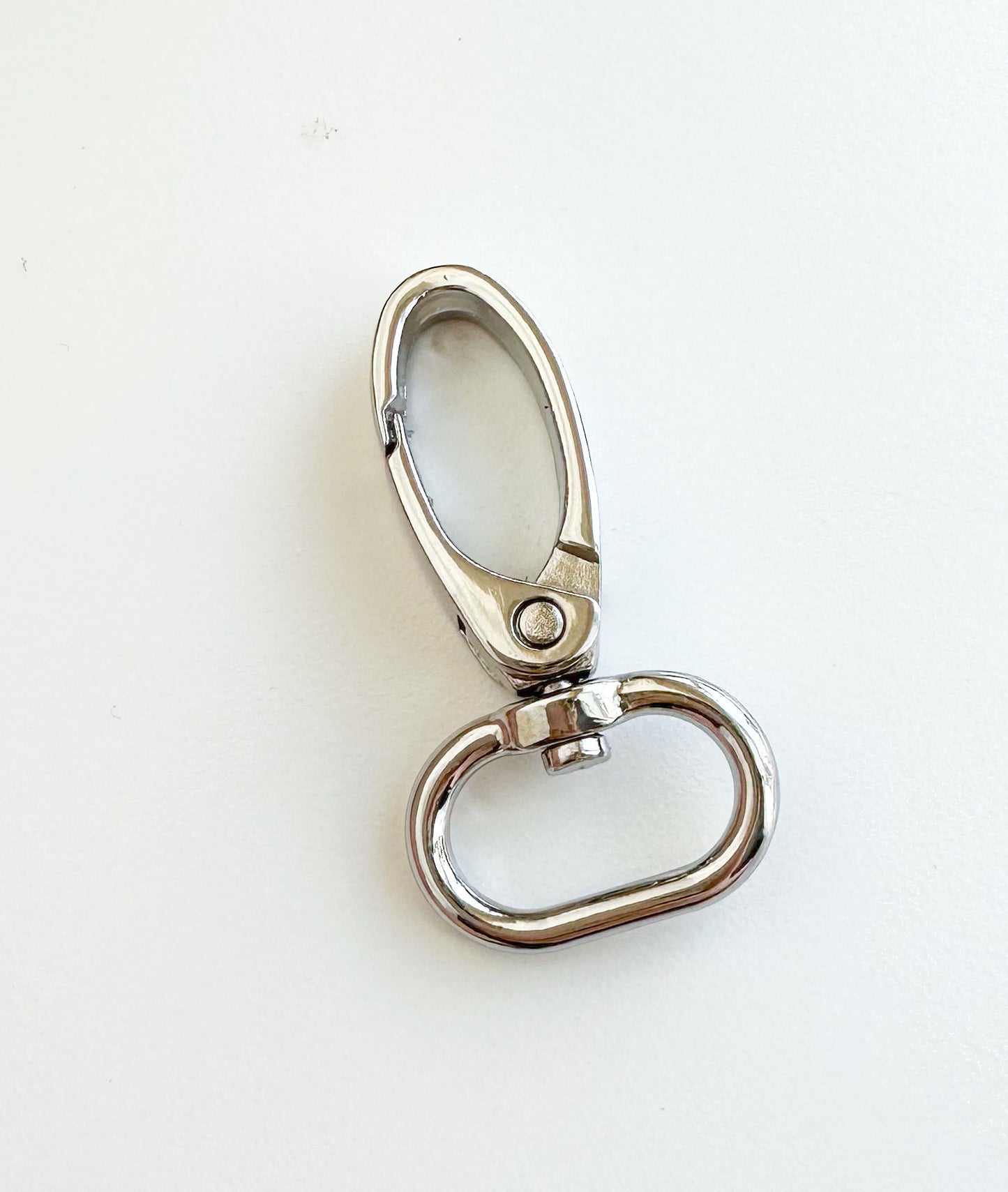 Swivel snap hook size: 3/4” (20mm)