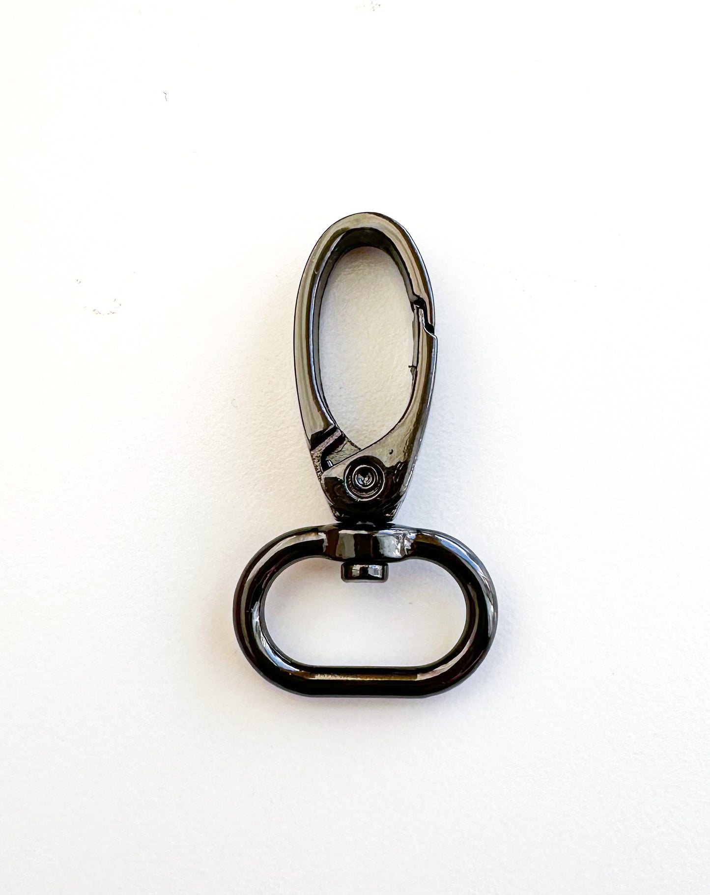 Swivel snap hook size: 3/4” (20mm)