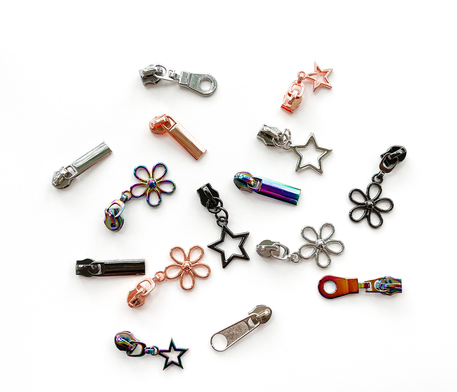 Zipper pulls and hardware
