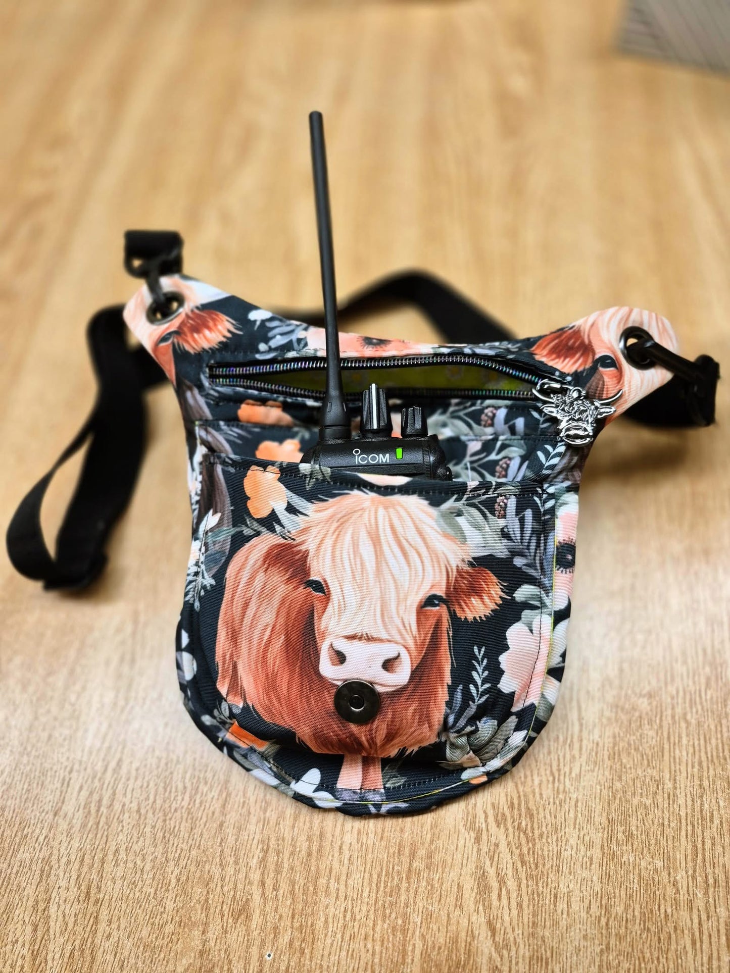 Dark highland cow quilt show retail