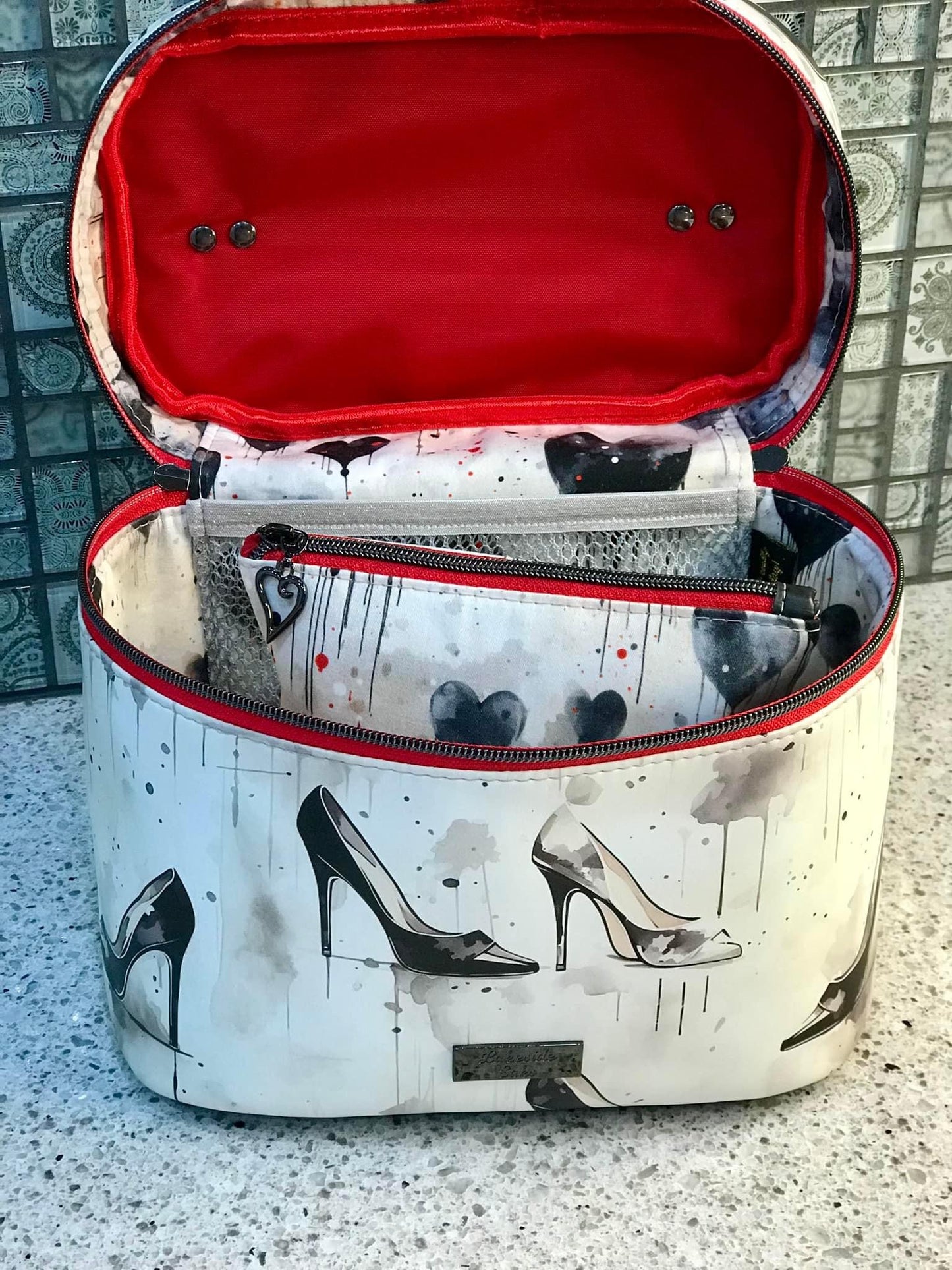 Pretty things hearts preorder round 32