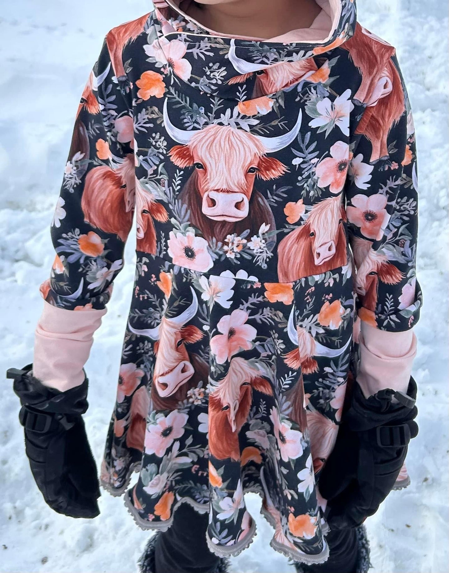 Dark highland cow quilt show retail