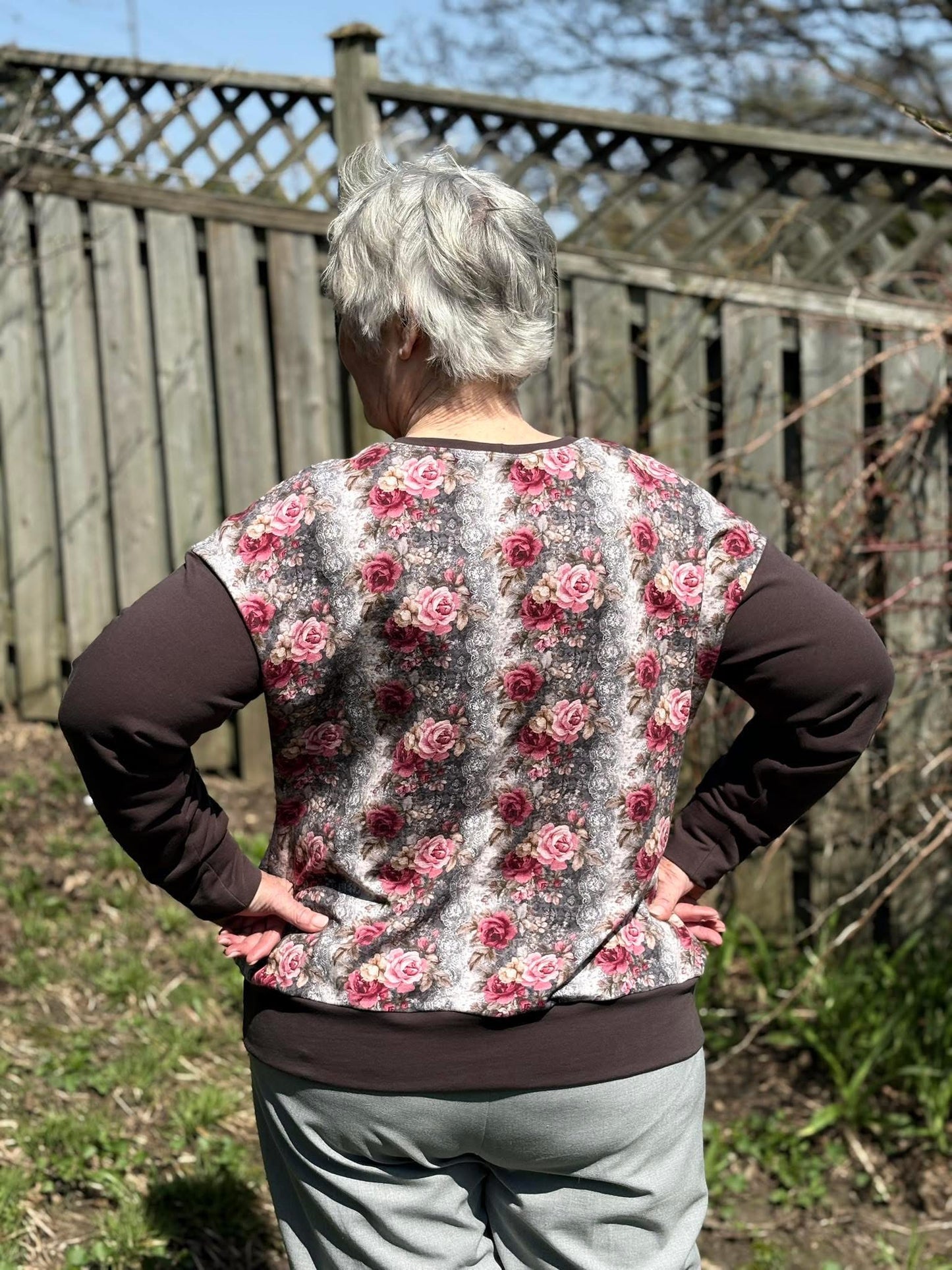 Lacy roses round 37 retail