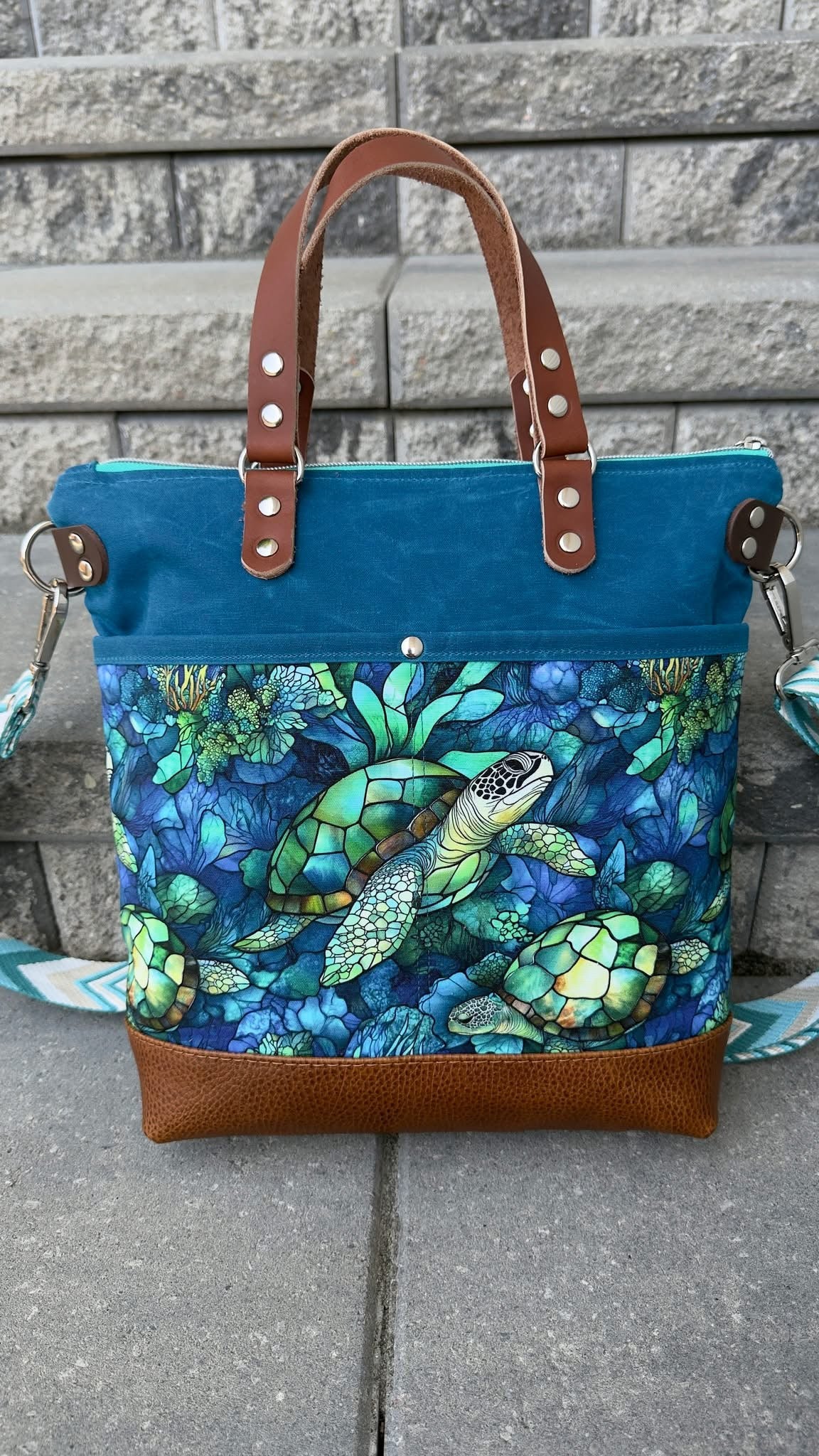 Stained glass turtles round 40 retail