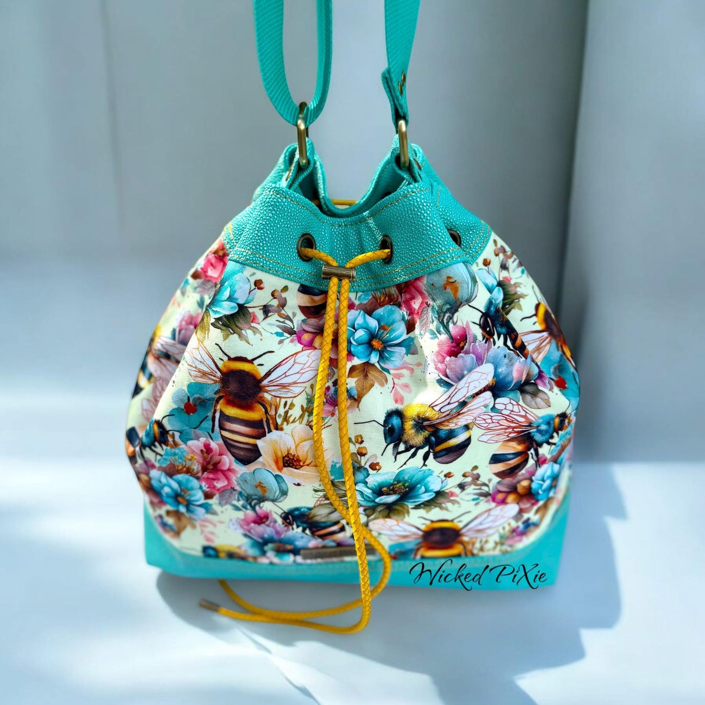 Bees beauty preorder round 31.5