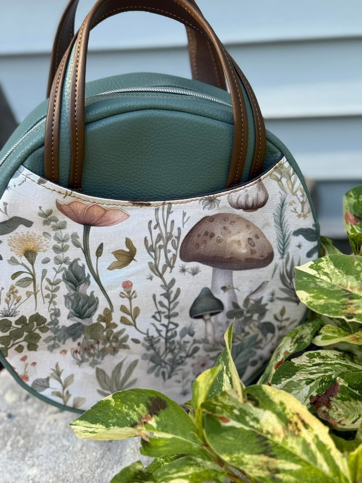 Cottage mushrooms round 28 retail