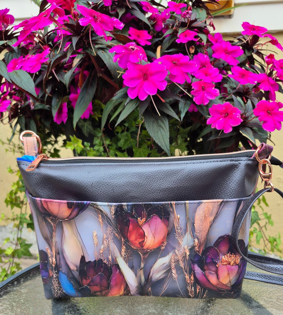 Melancholy tulips round 40 retail