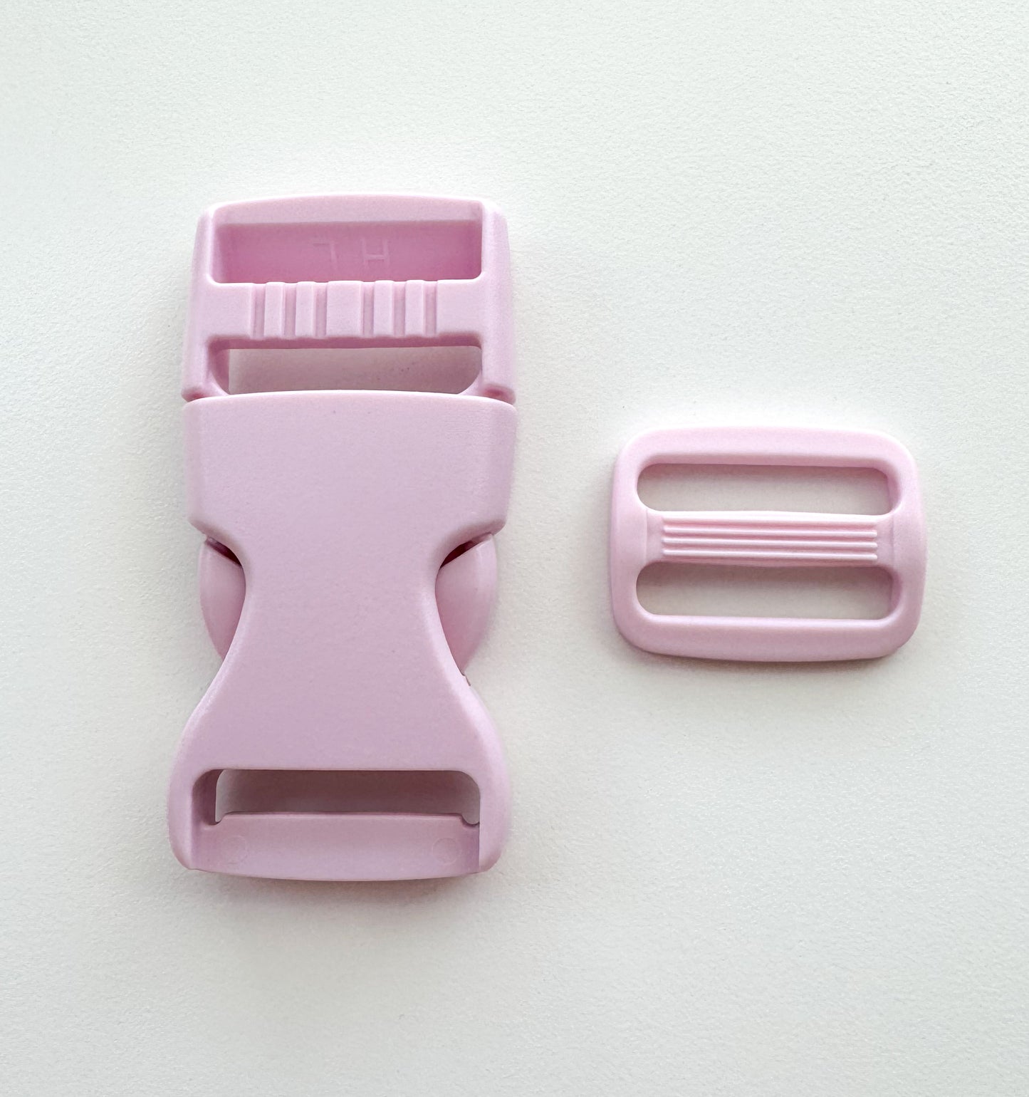 Side release plastic buckle set size: 1” (25mm)