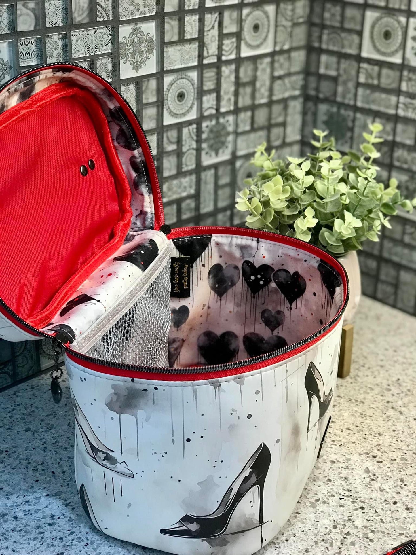 Pretty things hearts preorder round 32