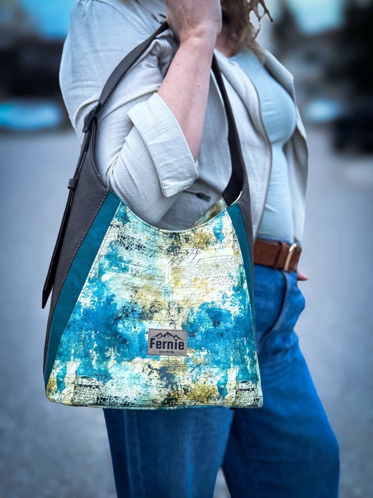 Vintage grungy round 37 retail