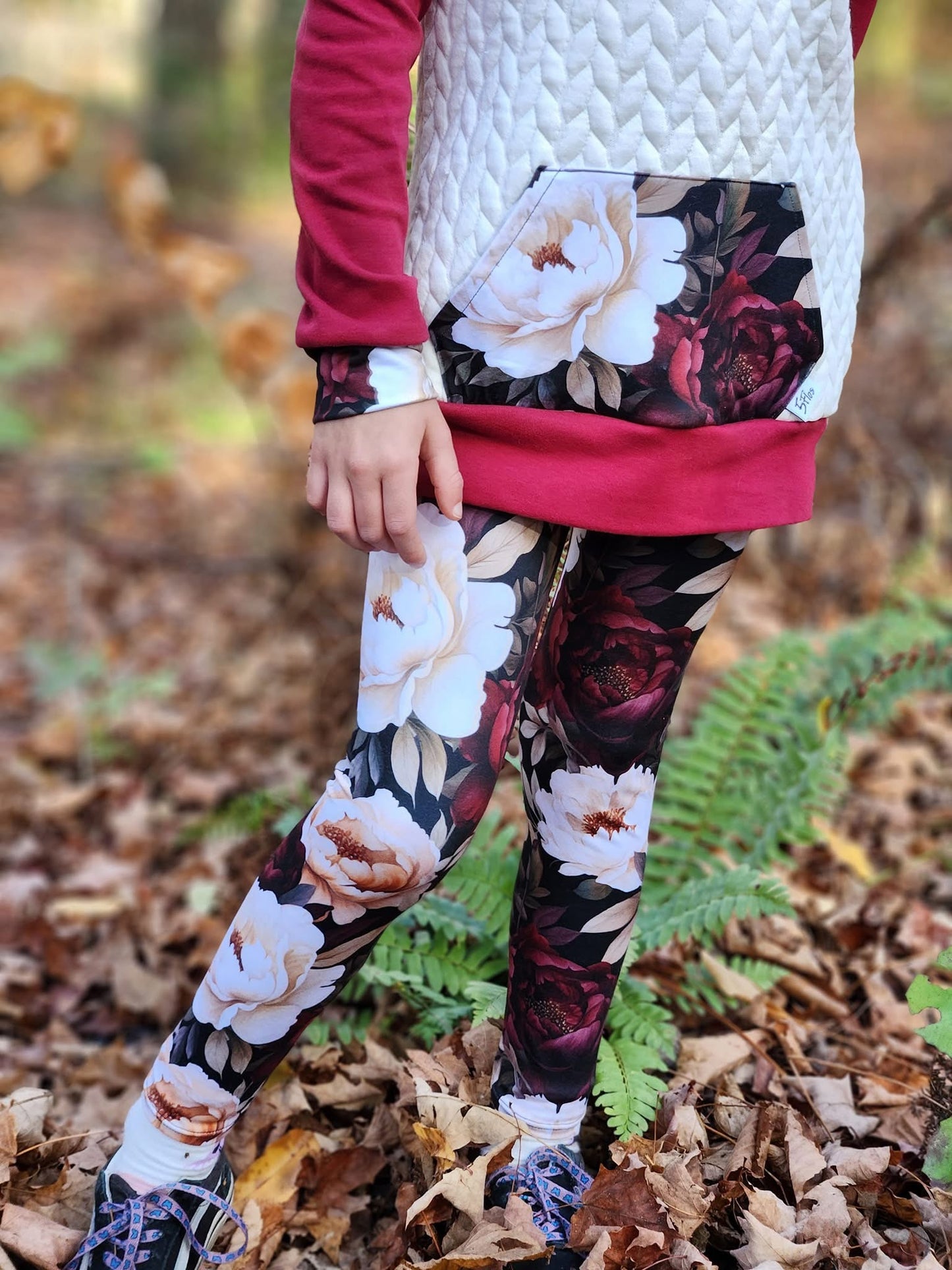 Burgundy peonies preorder round 31