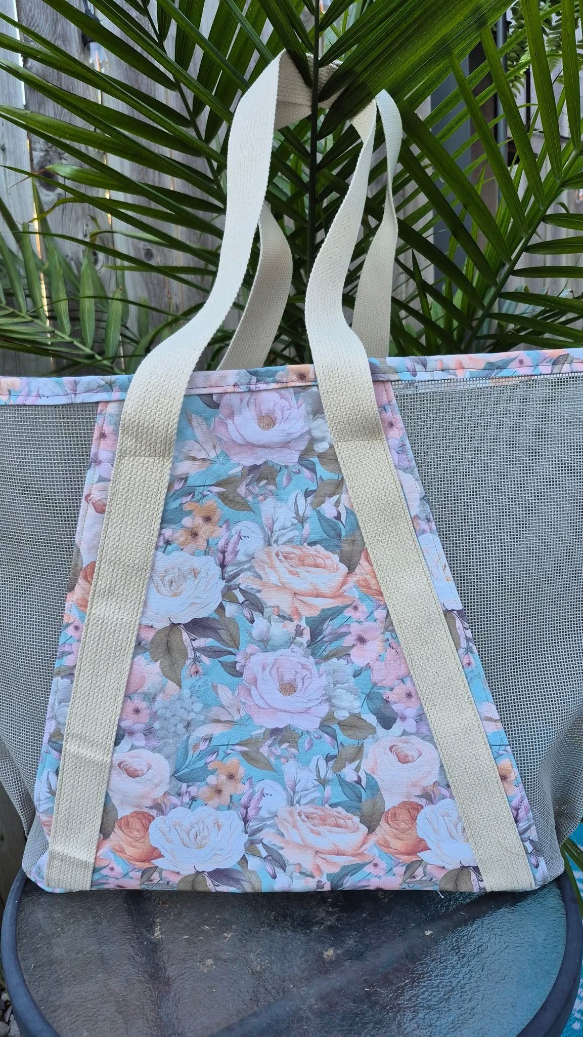 Soft floral round 28 retail