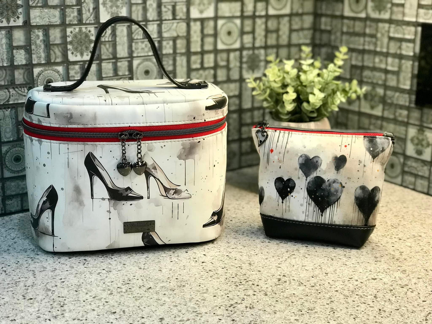 Pretty things hearts preorder round 32