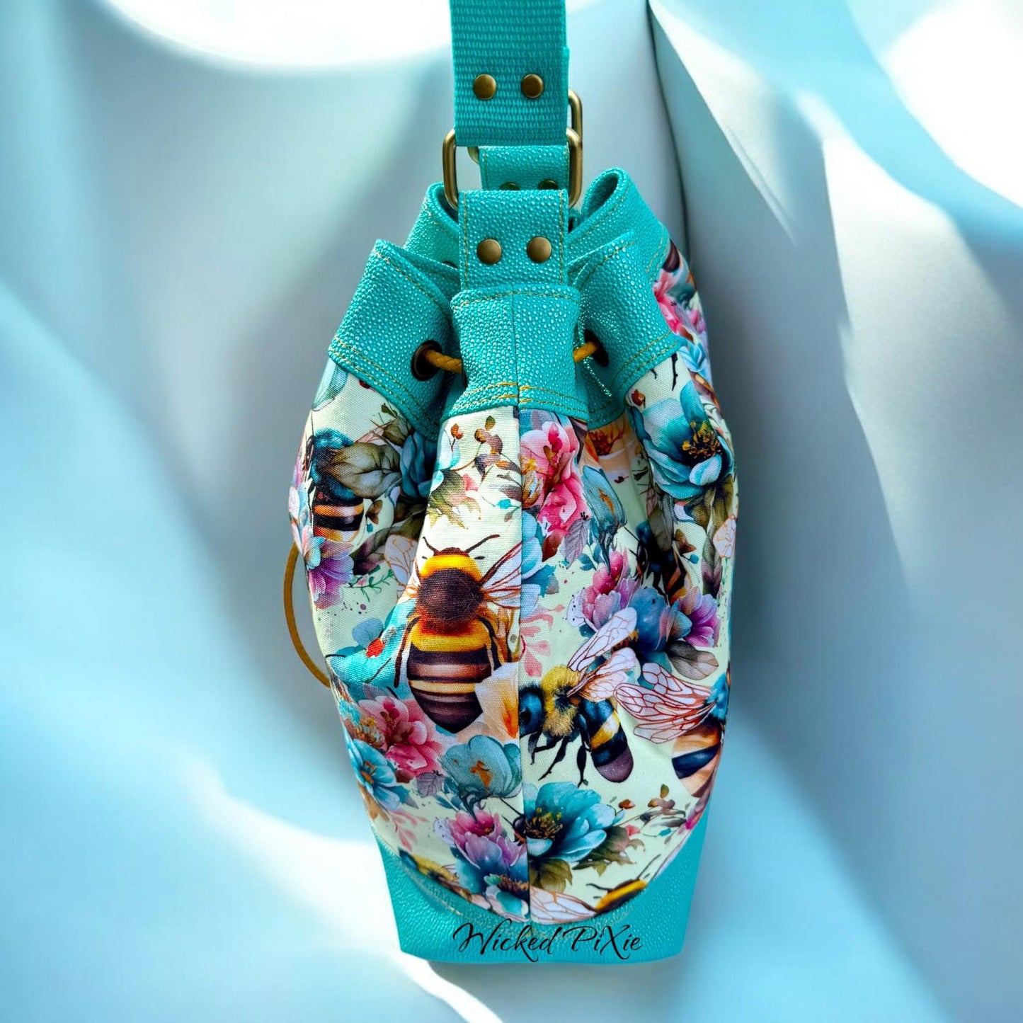 Bees beauty preorder round 31.5