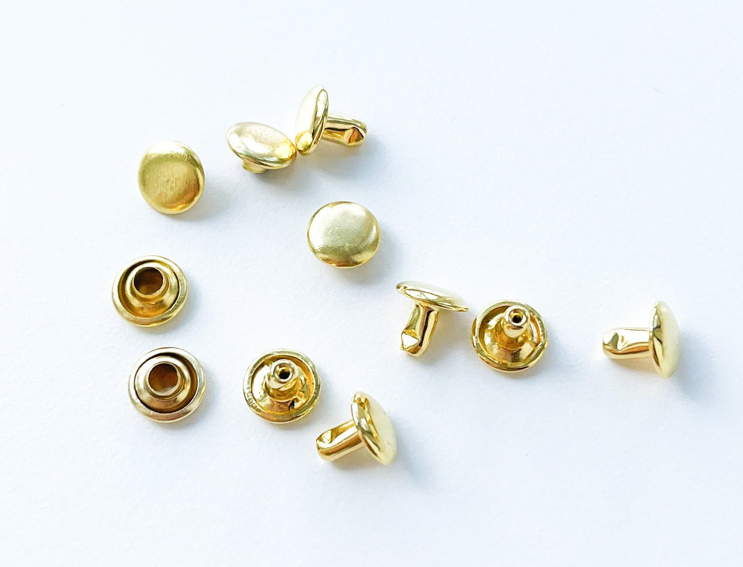 Medium double cap rivets (8mm cap x 8mm post)