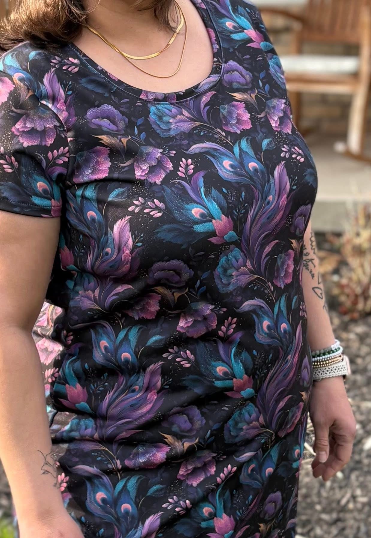 Peacock flowers round 37 retail