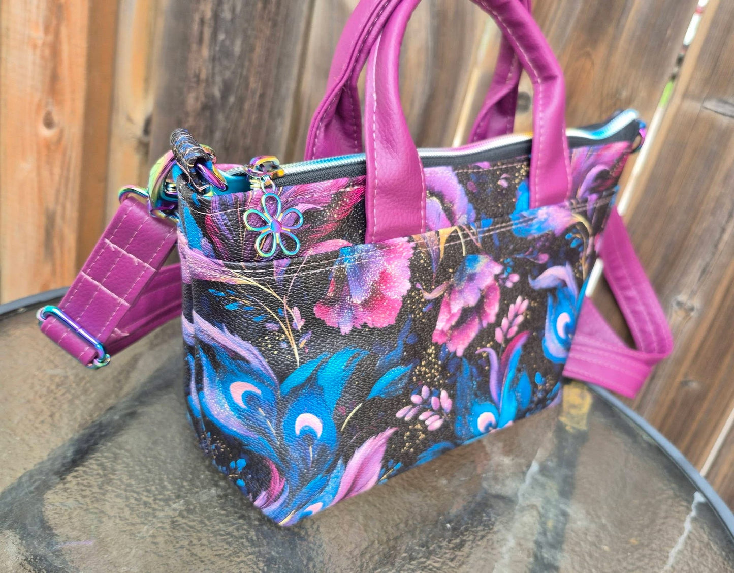 Peacock flowers round 37 retail