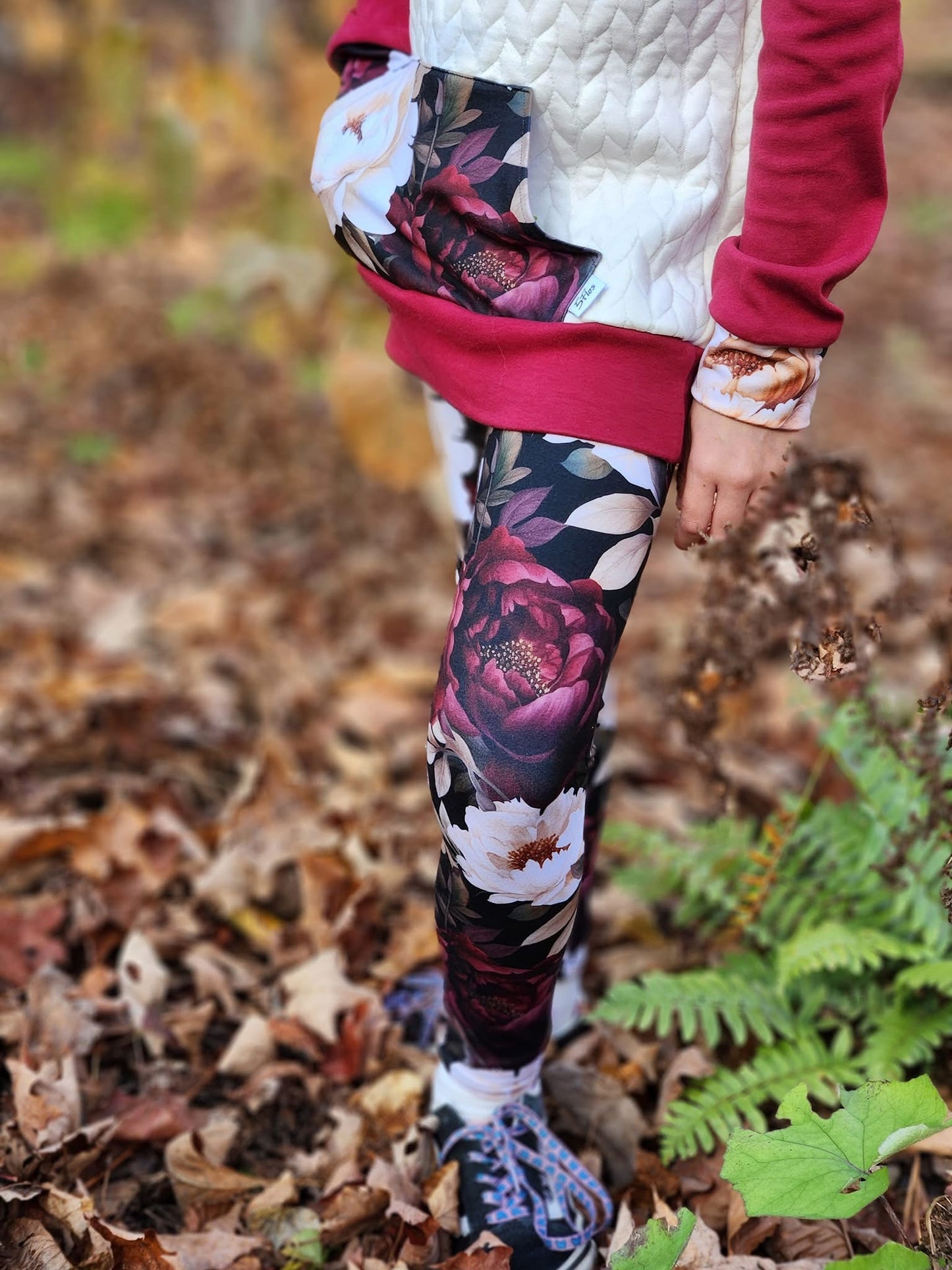 Burgundy peonies preorder round 31