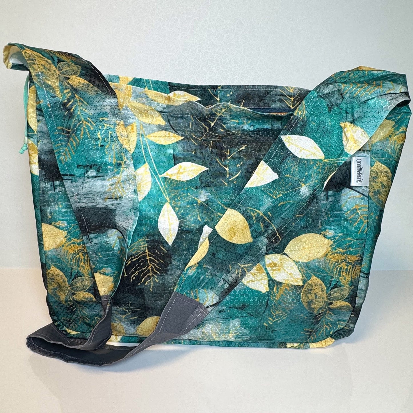 Granton leaf round 37 retail