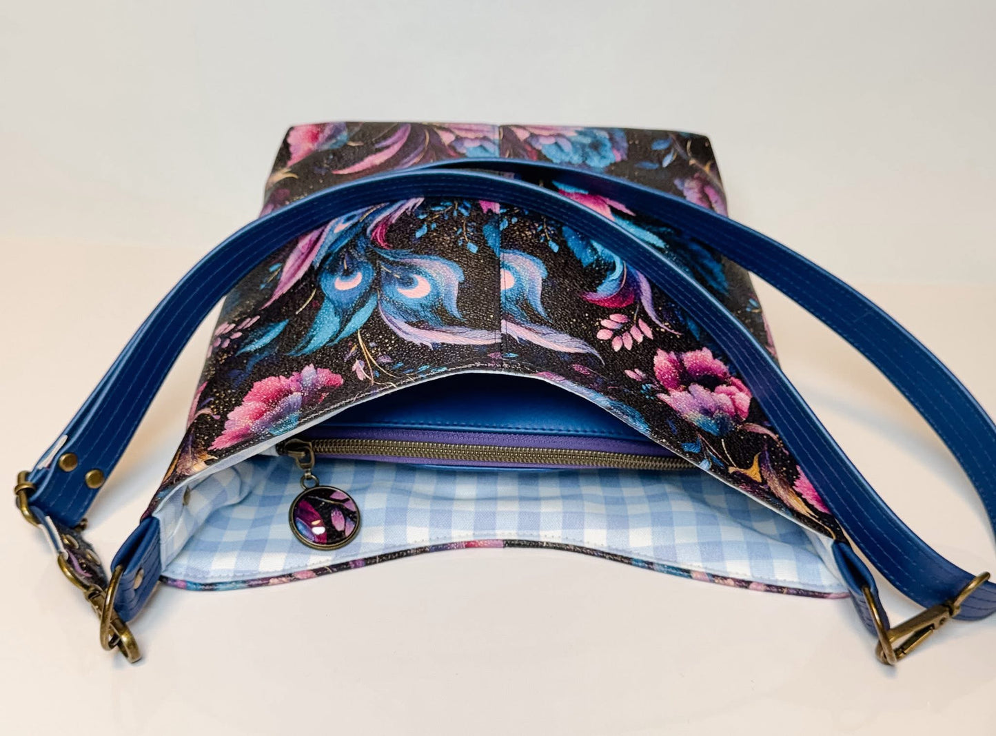 Peacock flowers round 37 retail