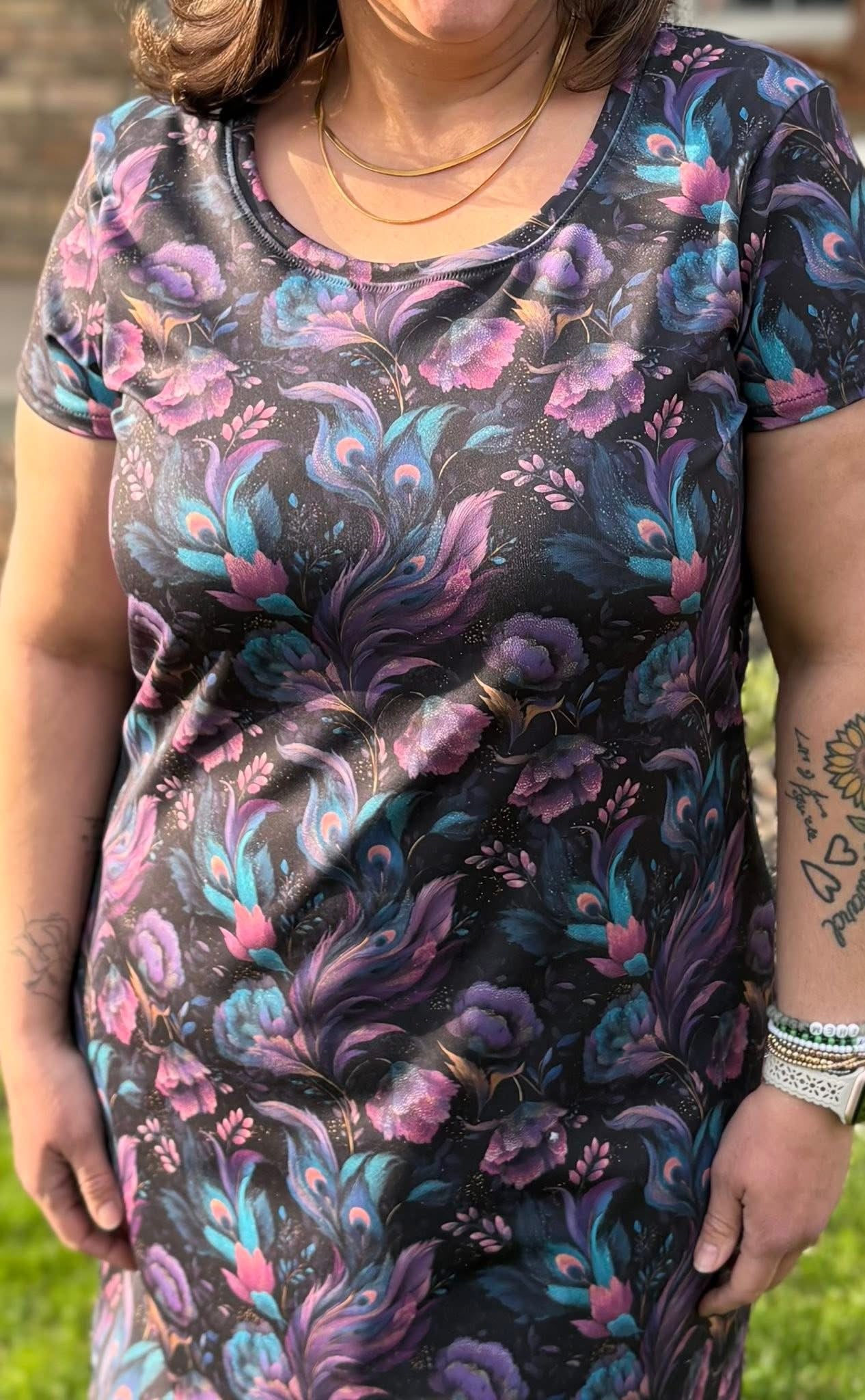 Peacock flowers round 37 retail