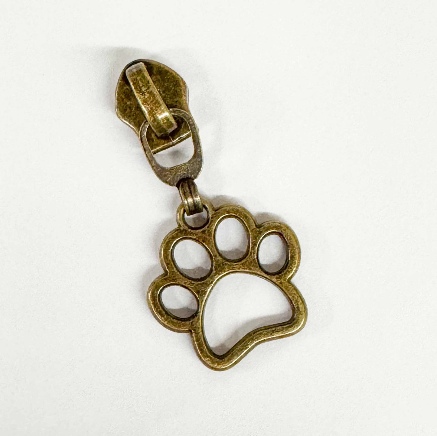 Paw print pull