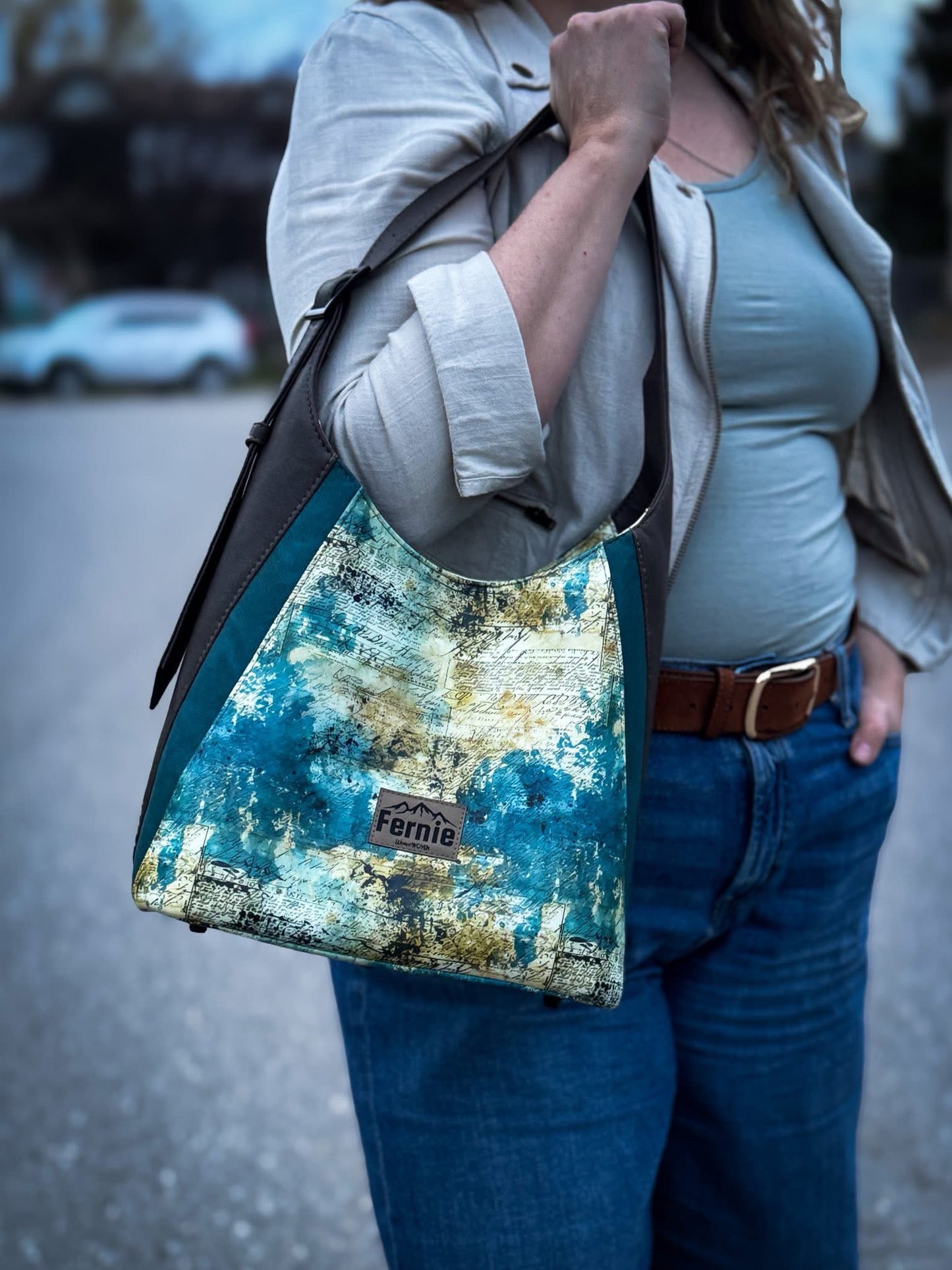 Vintage grungy round 37 retail
