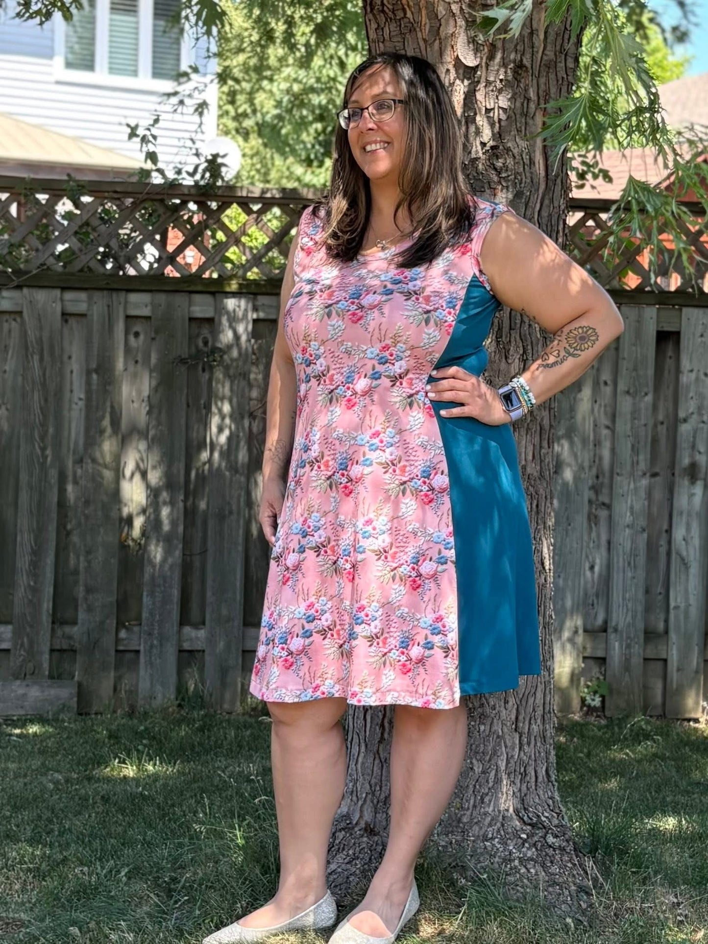 Embroidered flowers round 28 retail